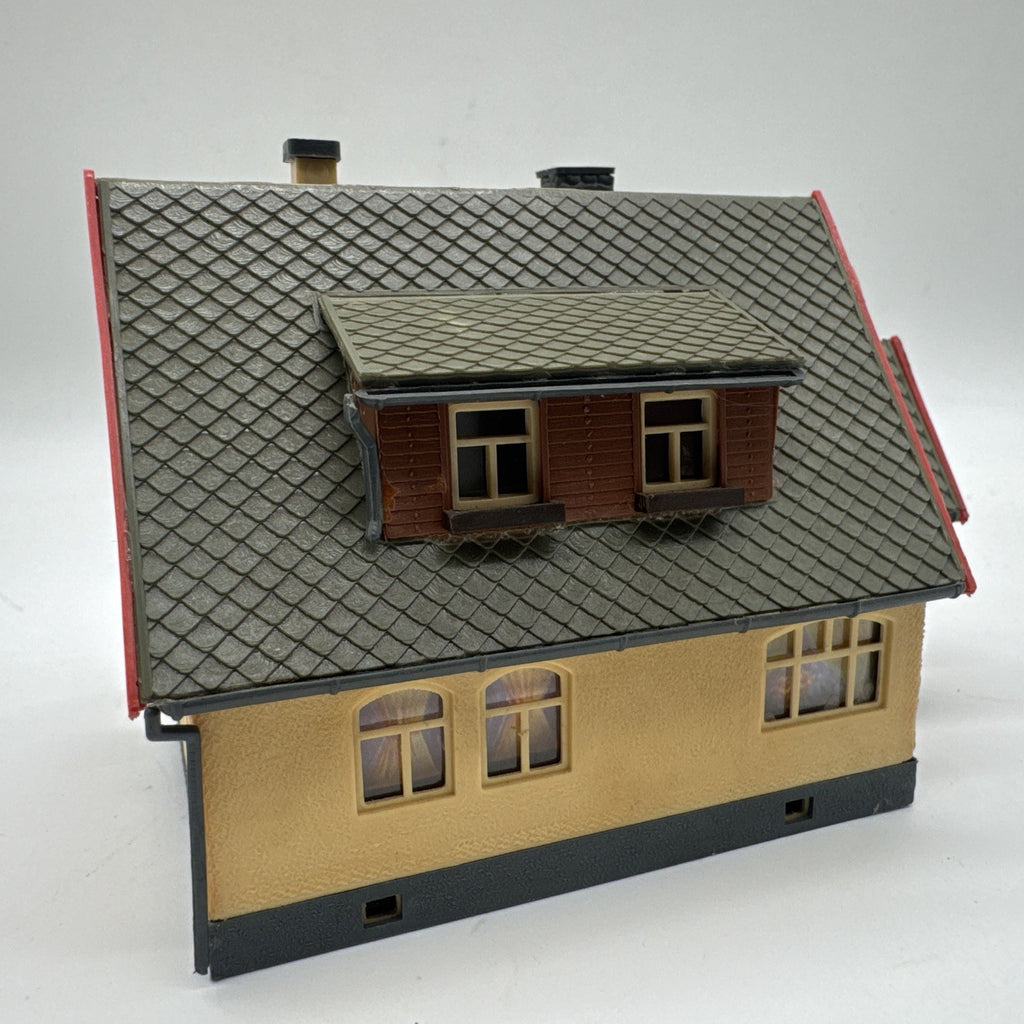 Auhagen H0/TT 12225 Forsthaus, gebaut, ohne OVP #750