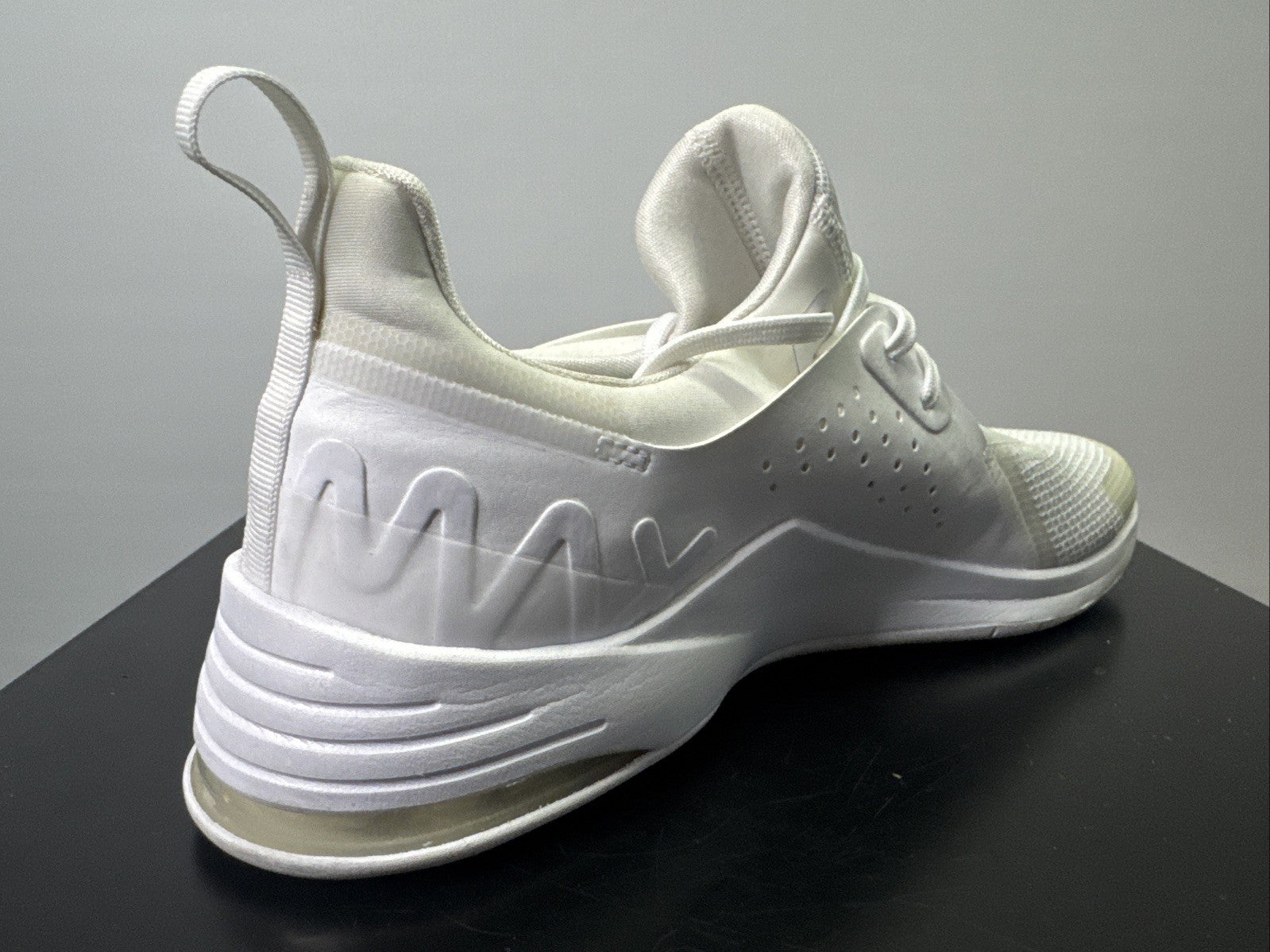 Nike Wmns Air Max Bella TR 3 Gr. 43 Sneaker