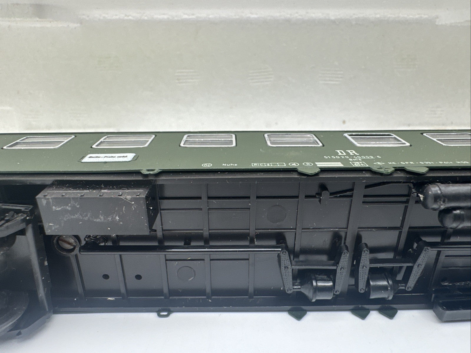 Schicht H0 426/50 Y - Reisezugwagen 2.Kl. der DR beleuchtet