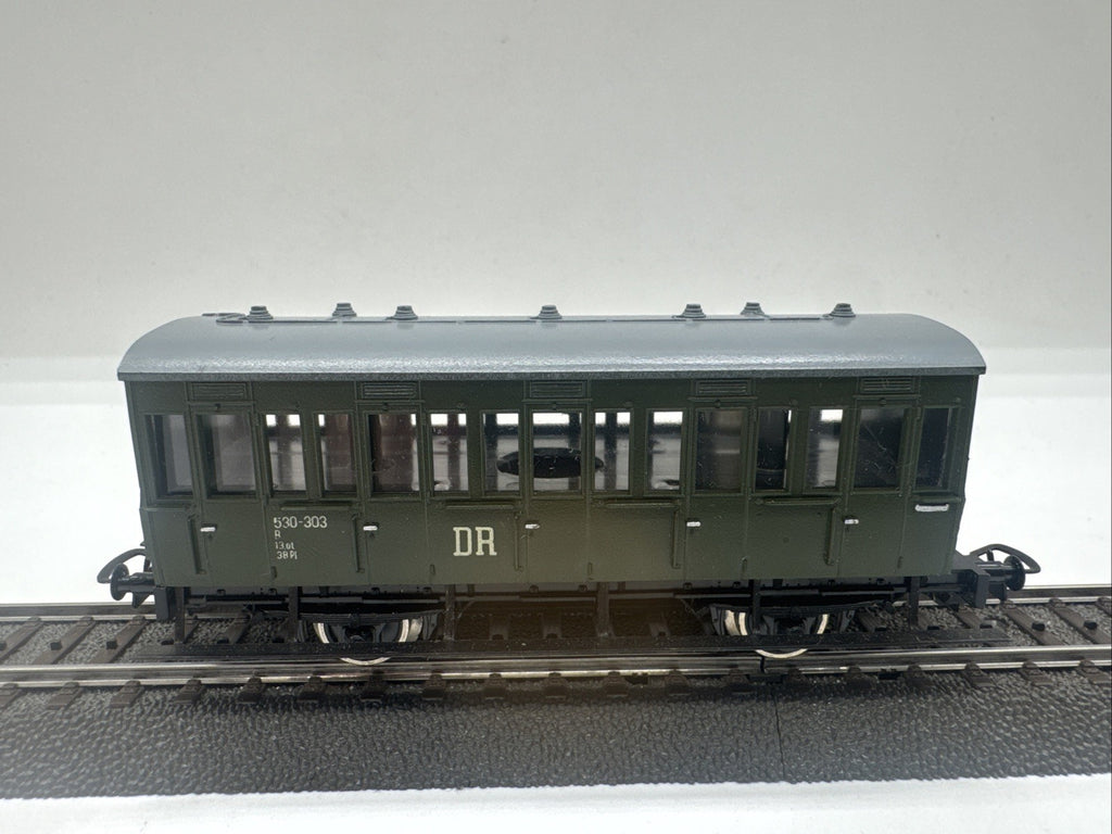 Piko H0 5/6515-01 Personenwagen 530-303 DR Neuwertig #105