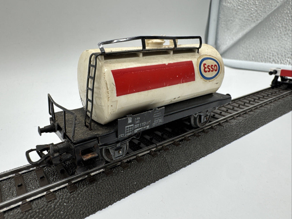 Märklin H0 4441 Mineralöl-Kesselwagen ESSO  Einheitskesselwagen der DB #578