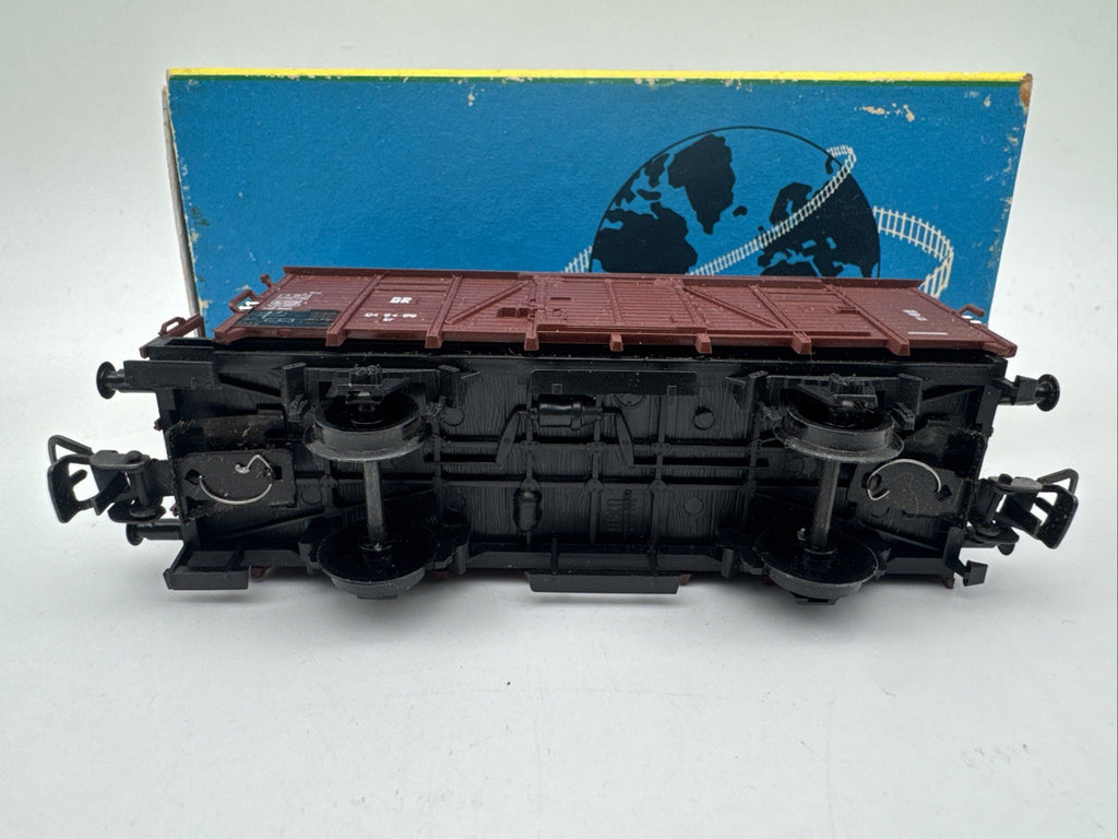 Piko H0 Gedeckter Güterwagen mi Bremserhaus 04-84-99 - DR - braun  - 1:87 H0 HO
