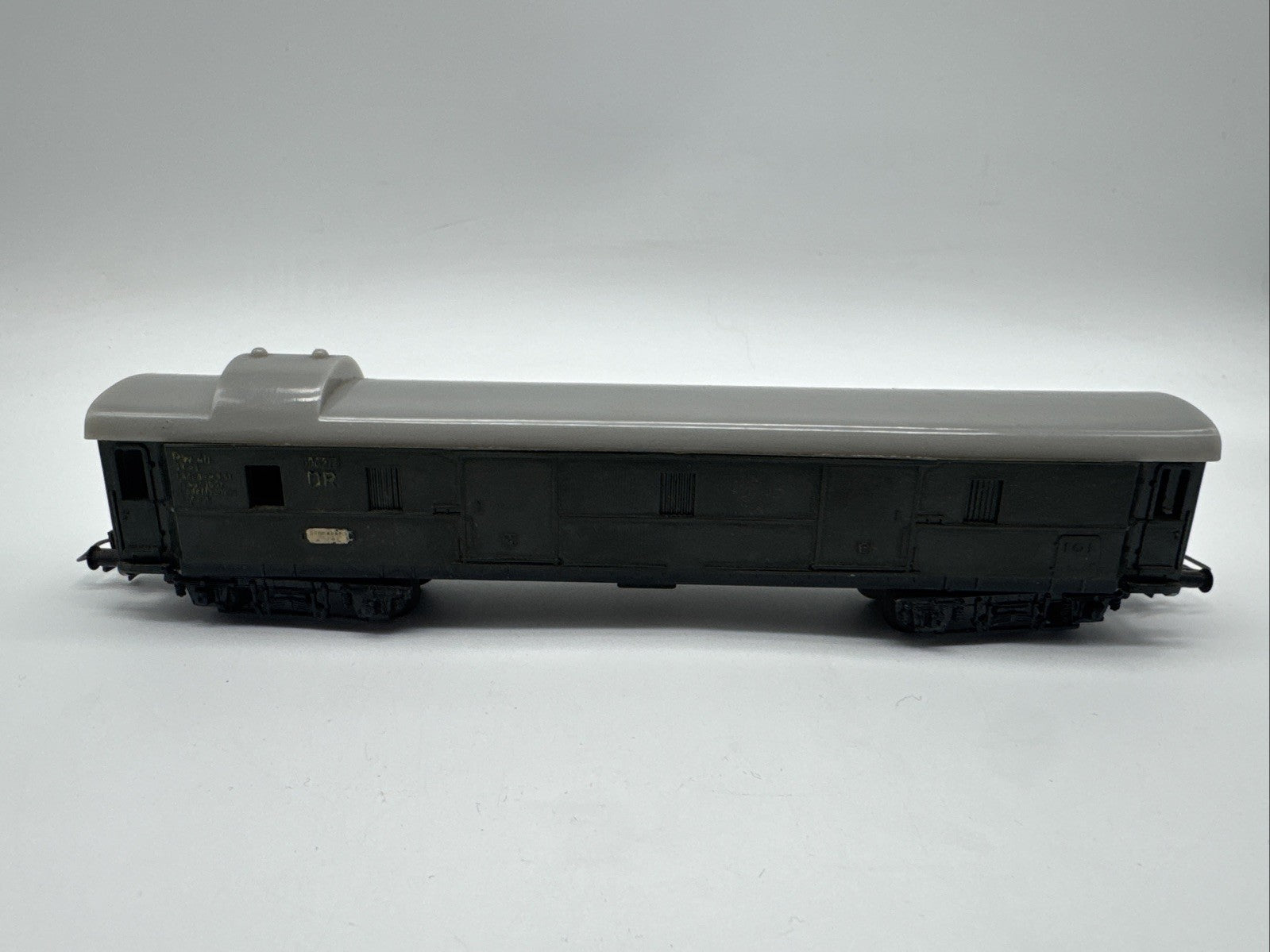 PIKO H0 Gepäckwagen DR 000213 Braun