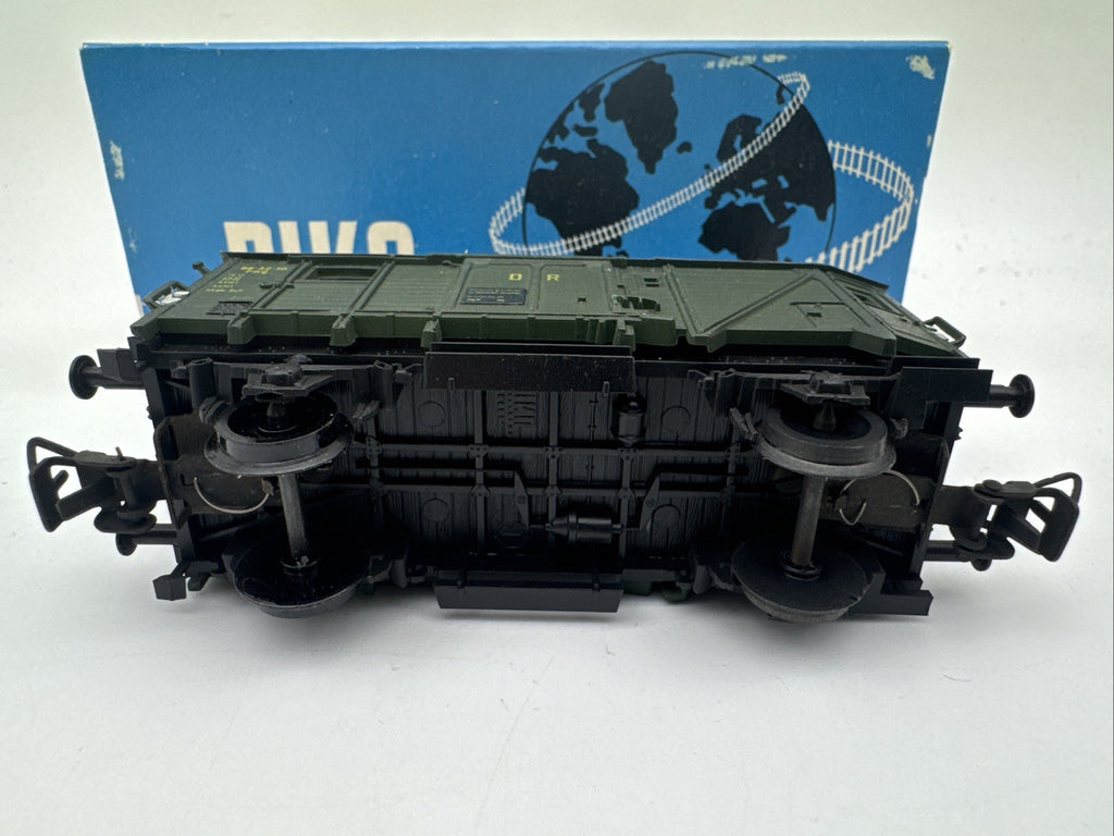 Piko Güterwagen ME 143-01 grün gedeckt