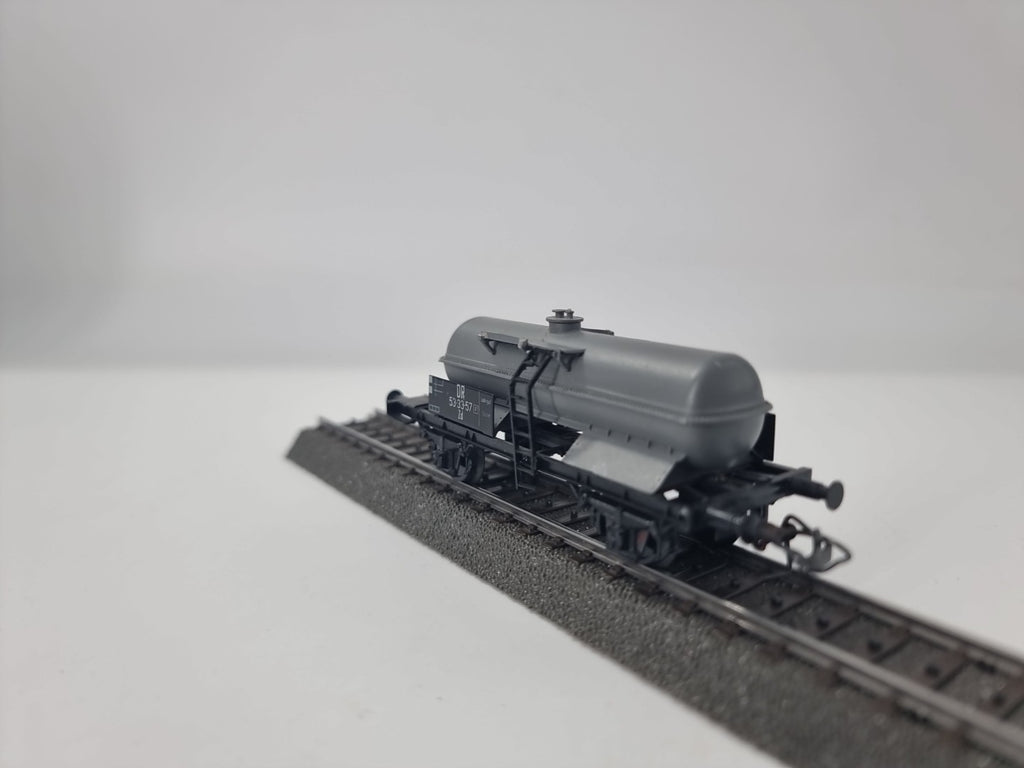 Schicht Kesselwagen der DR  53-33-57 Zd  H0
