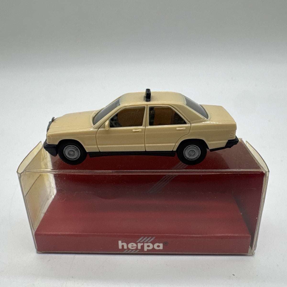 Herpa 041591 Mercedes-Benz 300 E Limousine Taxi Pkw H0 1:87 #605