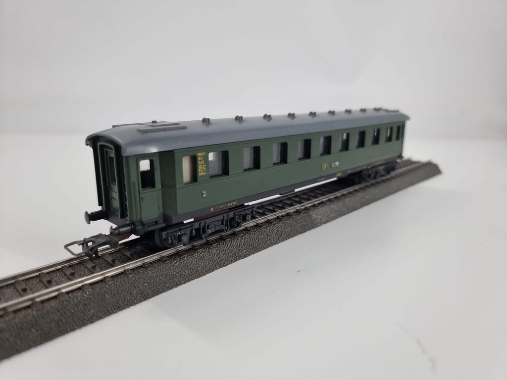Piko Spur H0 18350 Personenwagen der DR Grün