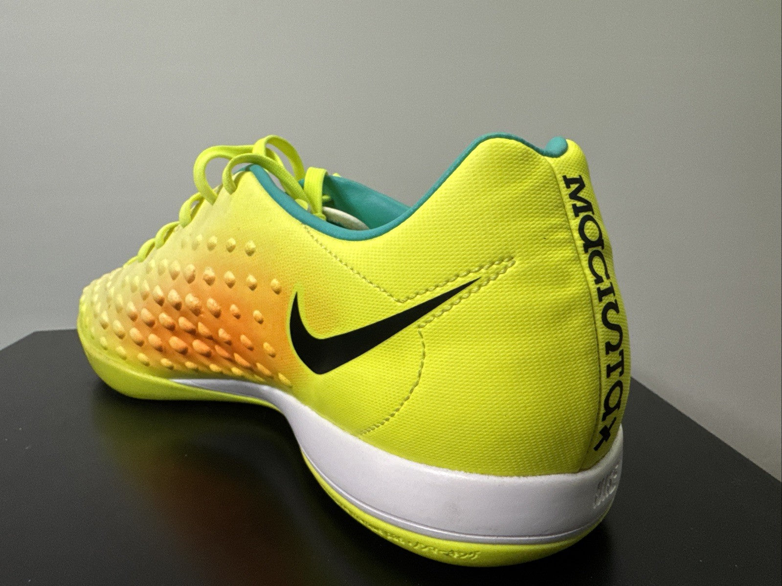 Nike Magistax Fußballschuh Gr. 47,5 Indoor Onda II IC