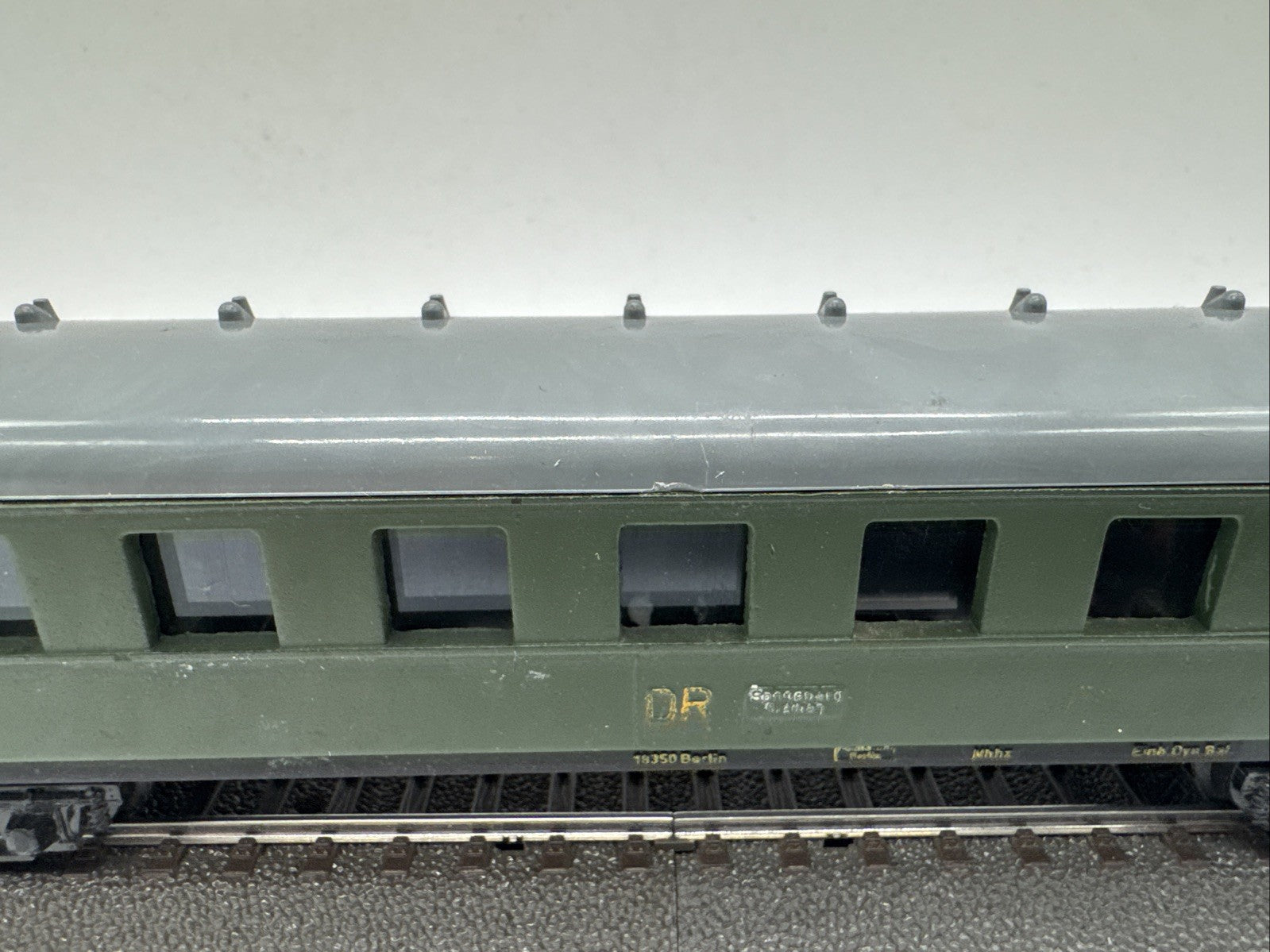 Piko Spur H0 18350 Personenwagen der DR Grün #68