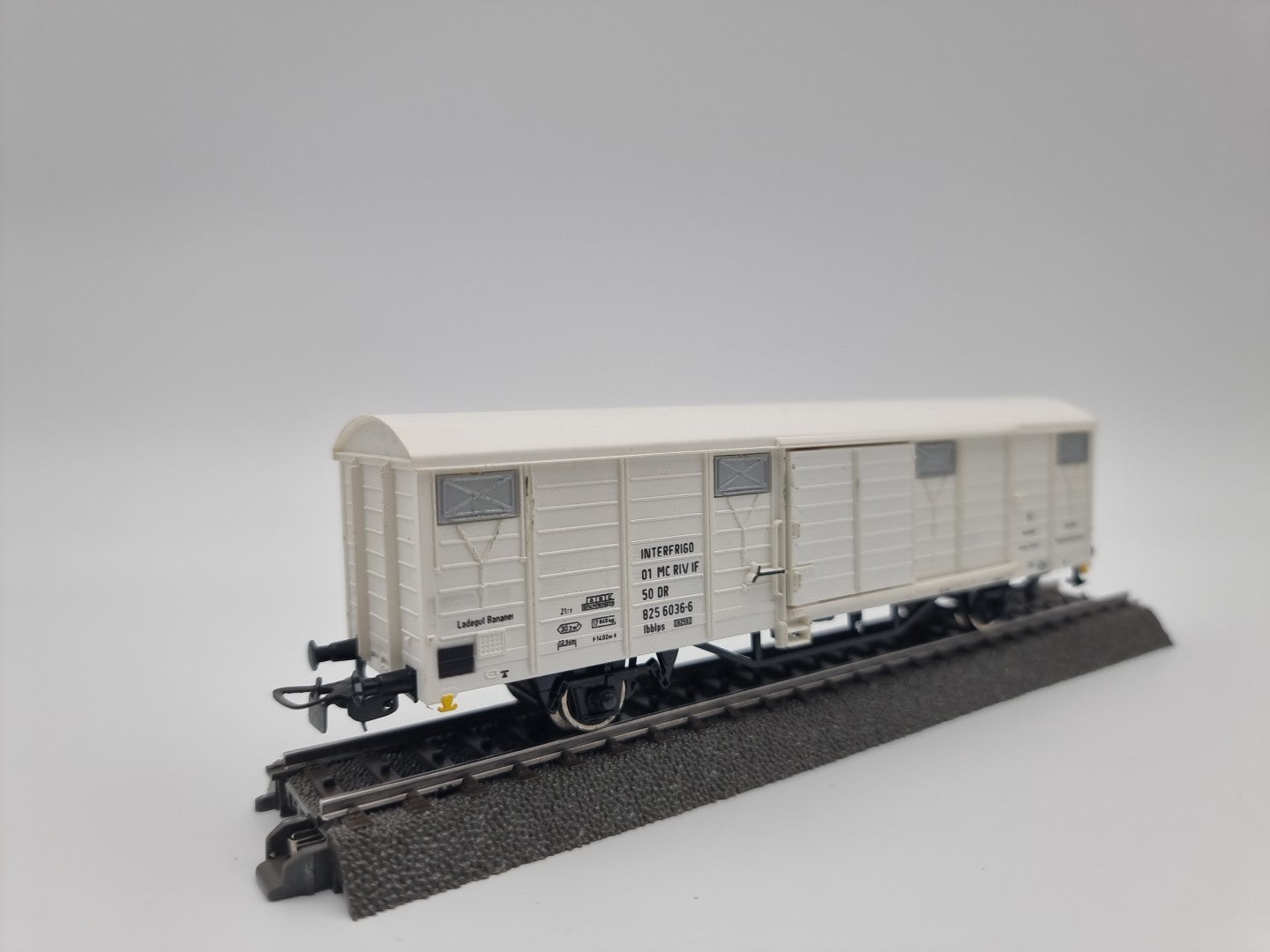 Piko H0 Kühlwagen Ibblps Interfrigo der DR Ep. 4