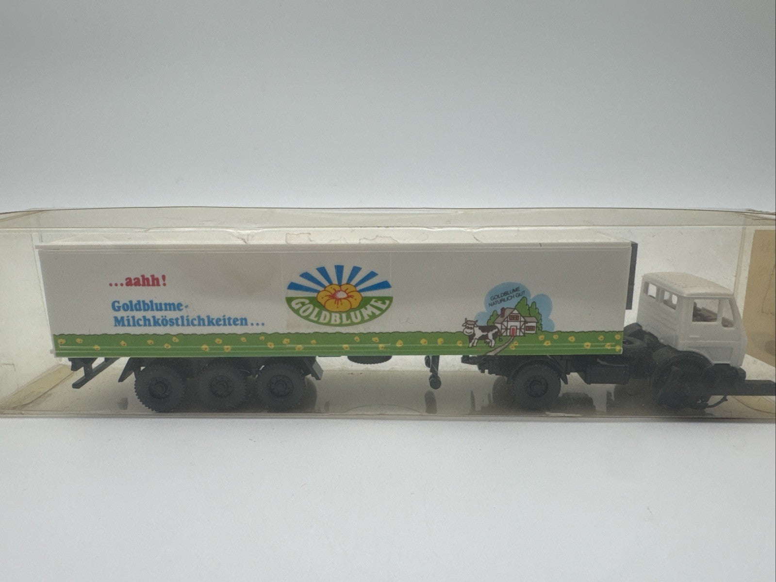 276HO /26 - Wiking H0 - Mercedes Kühlkoffer Sattelzug Goldblume