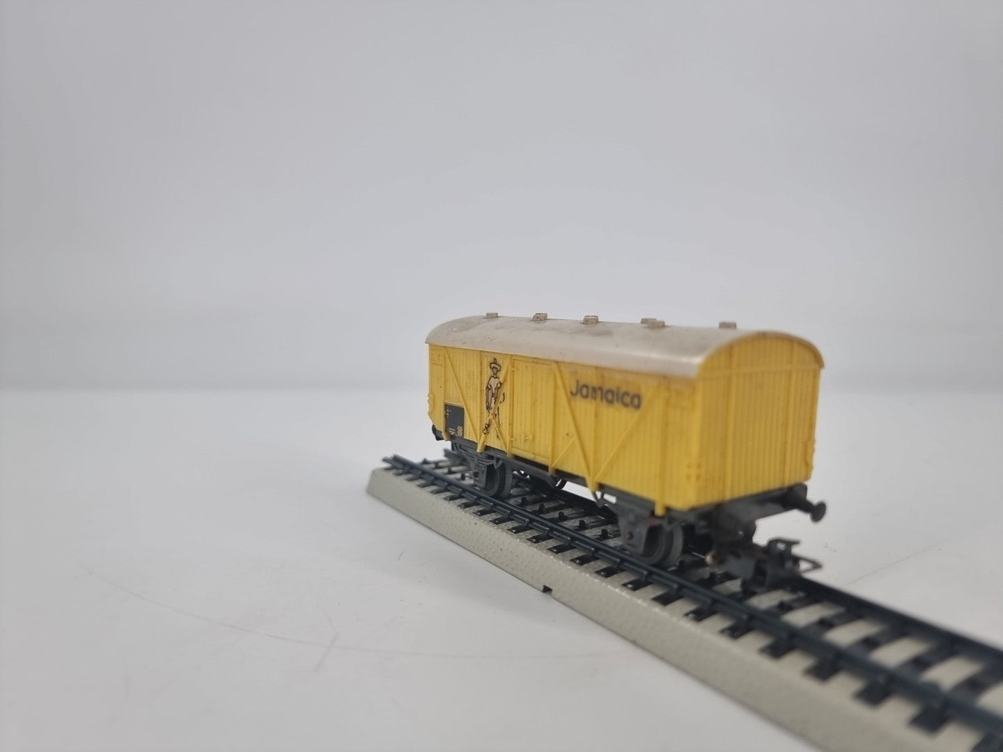 Märklin HO 4509 Gedeckter Güterwagen. “Jamaica” 