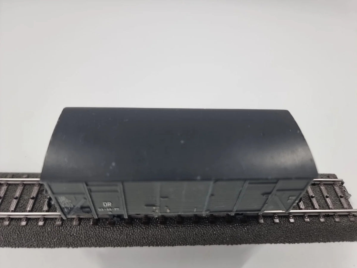 PIKO gedeckter Güterwagen grau DR 03-48-77 G