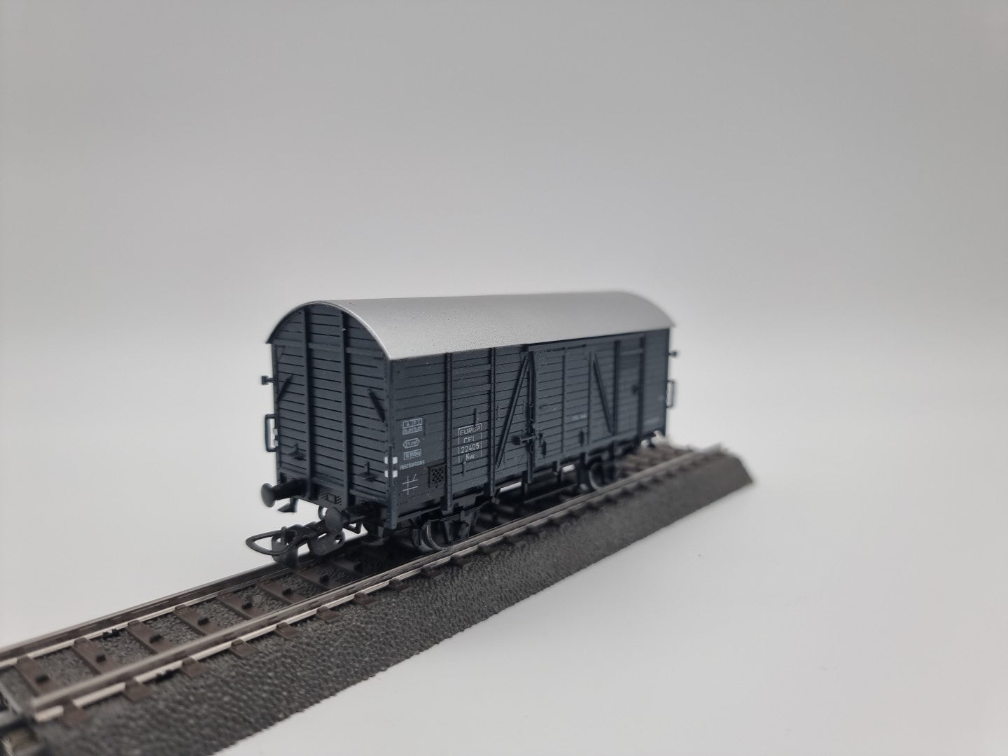Piko 5/6437/014 - H0 - CFL - ged. Güterwagen -