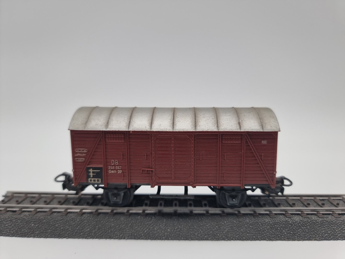 Märklin gedeckter Güterwagen - DB - 248  847 GmbH 39 - braun - H0 1:87
