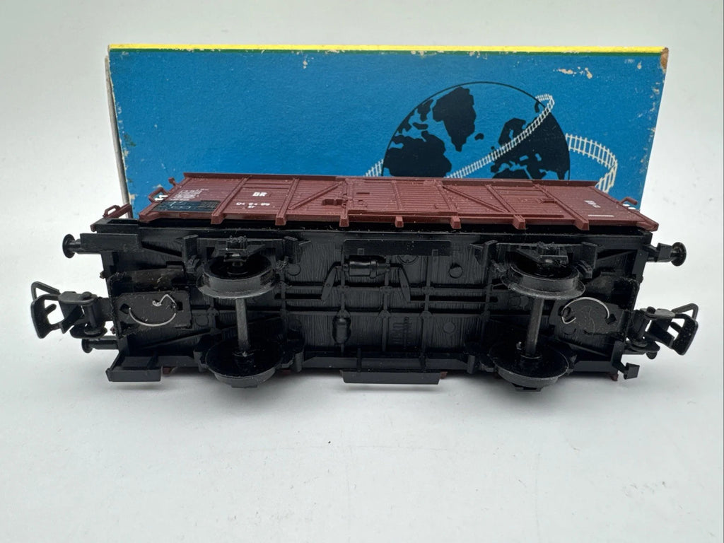 Piko H0 Gedeckter Güterwagen mi Bremserhaus 04-84-99 - DR - braun  - 1:87 H0 HO