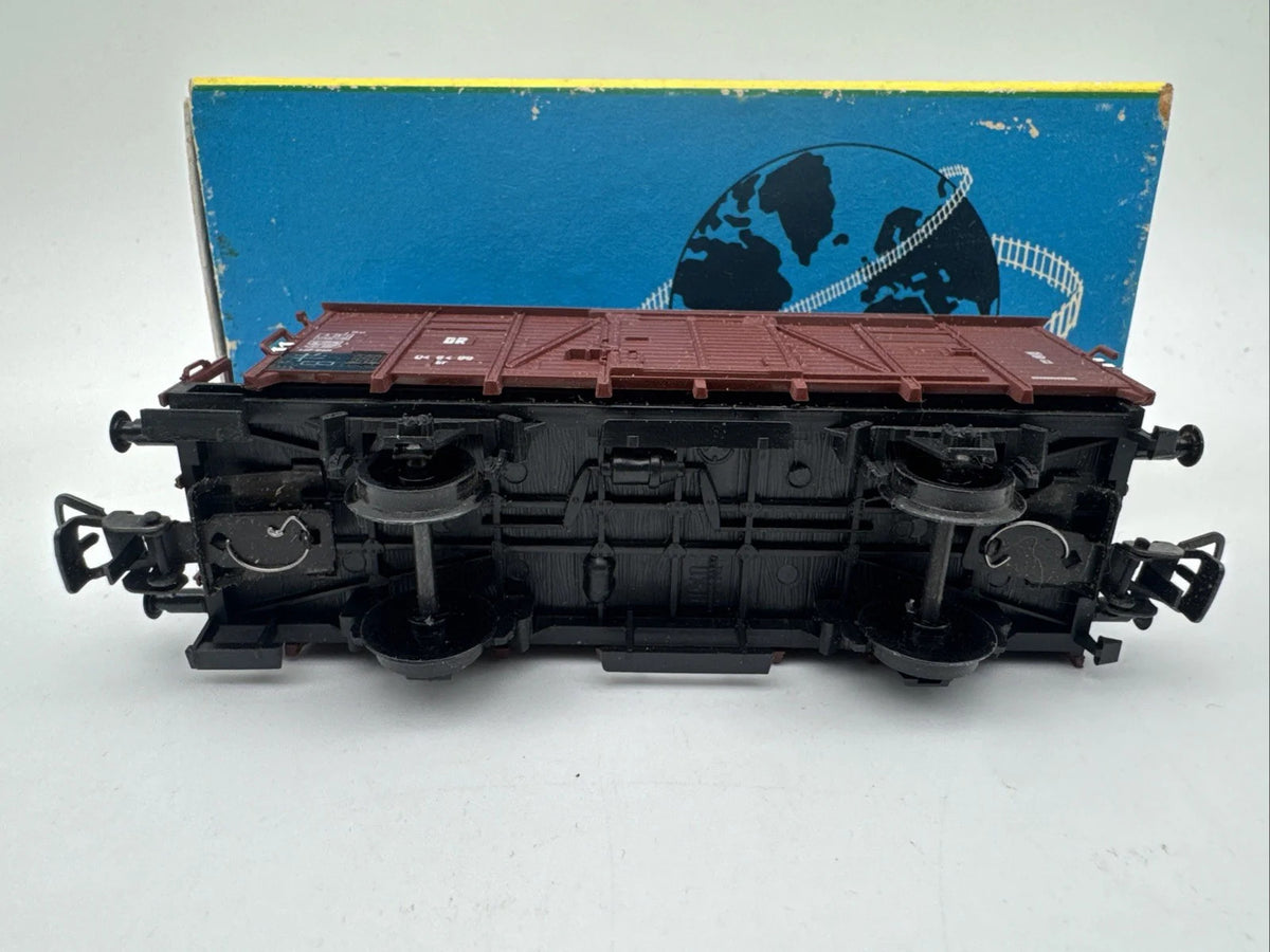 Piko H0 Gedeckter Güterwagen mi Bremserhaus 04-84-99 - DR - braun  - 1:87 H0 HO