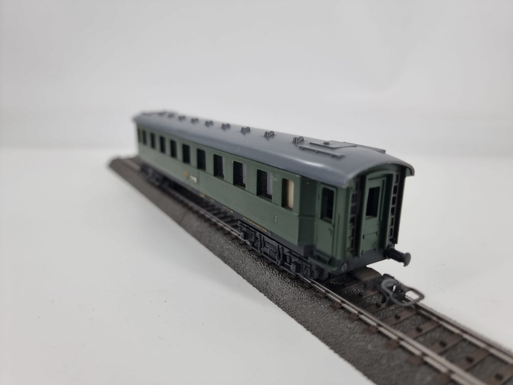 Piko Spur H0 18350 Personenwagen der DR Grün