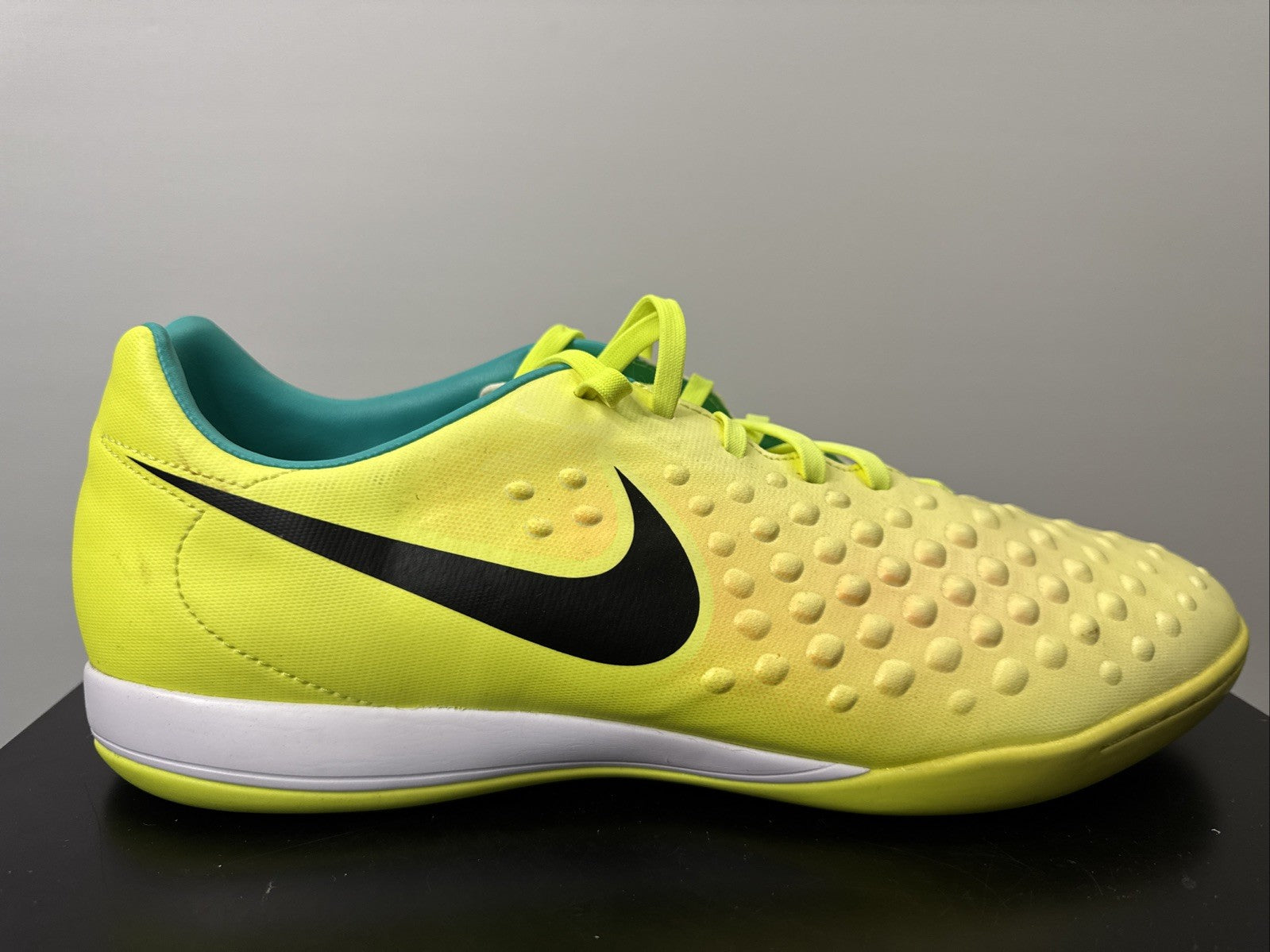 Nike Magistax Fußballschuh Gr. 47 Indoor Onda II IC 
