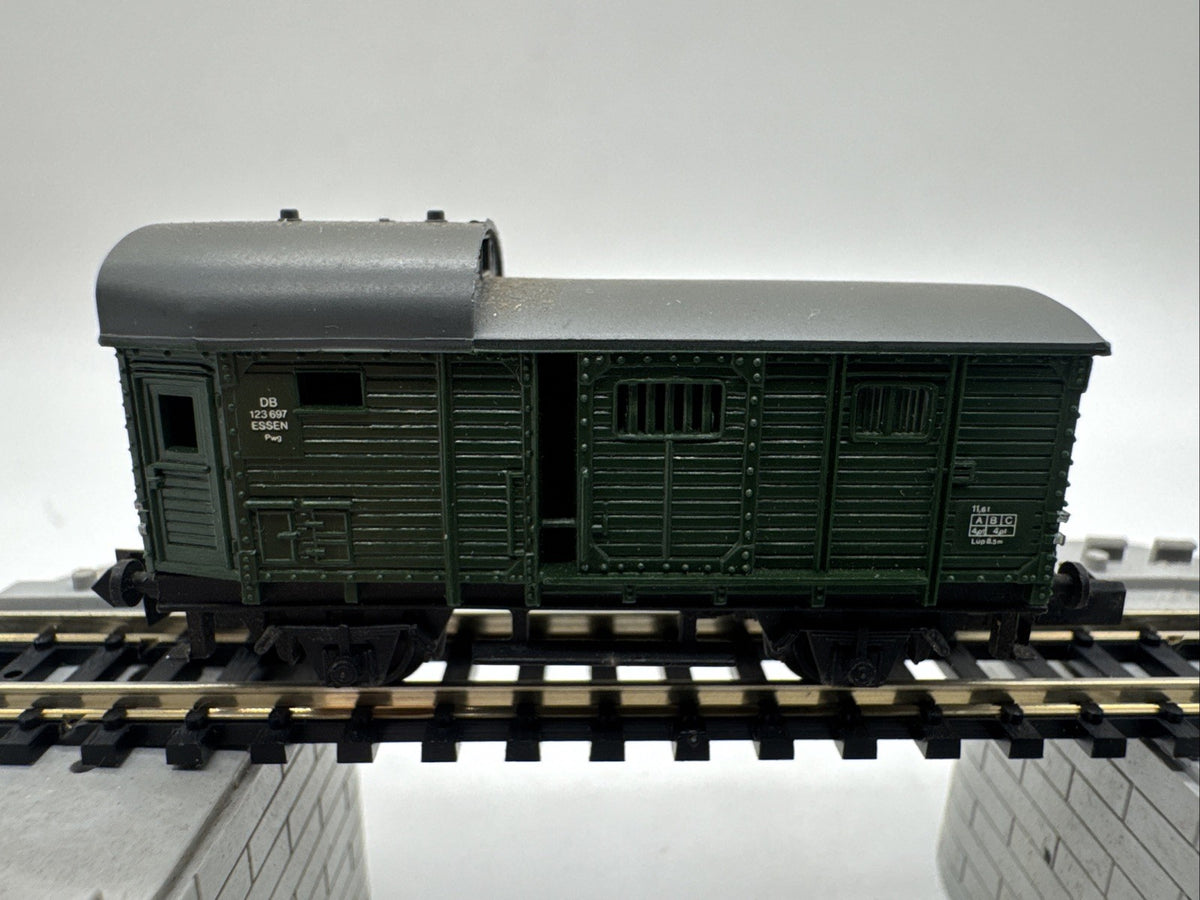 Arnold N 0449 4490 Güterwagen Gepäckwagen Packwagen 123 697 Essen grün #652