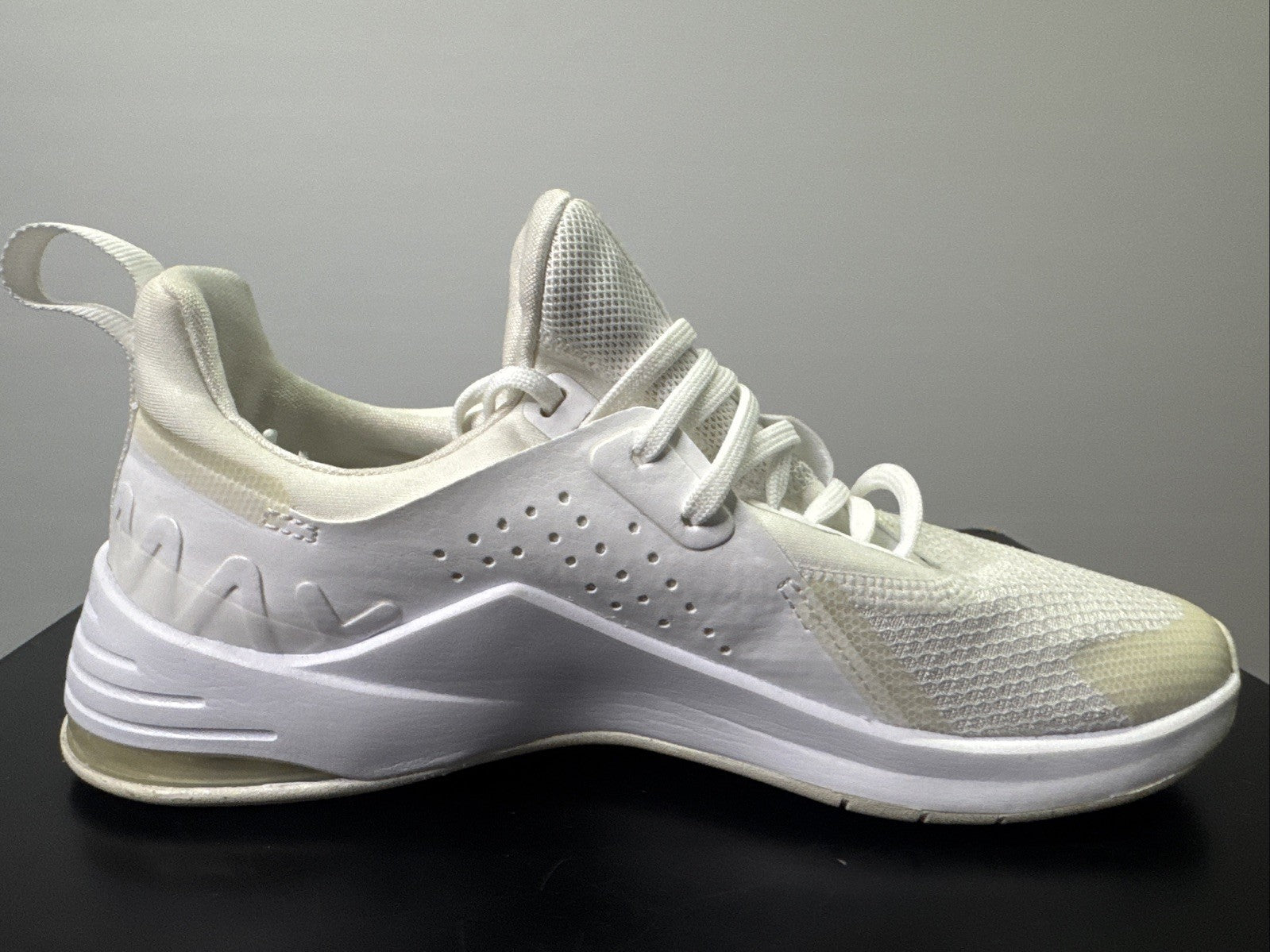 Nike Wmns Air Max Bella TR 3 Gr. 36,5 Sneaker