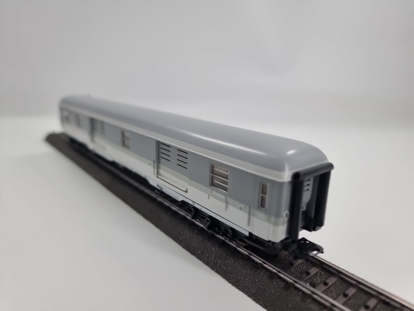 Märklin 4093 Gepäckwagen 51 80 92-40 027-5 Dm