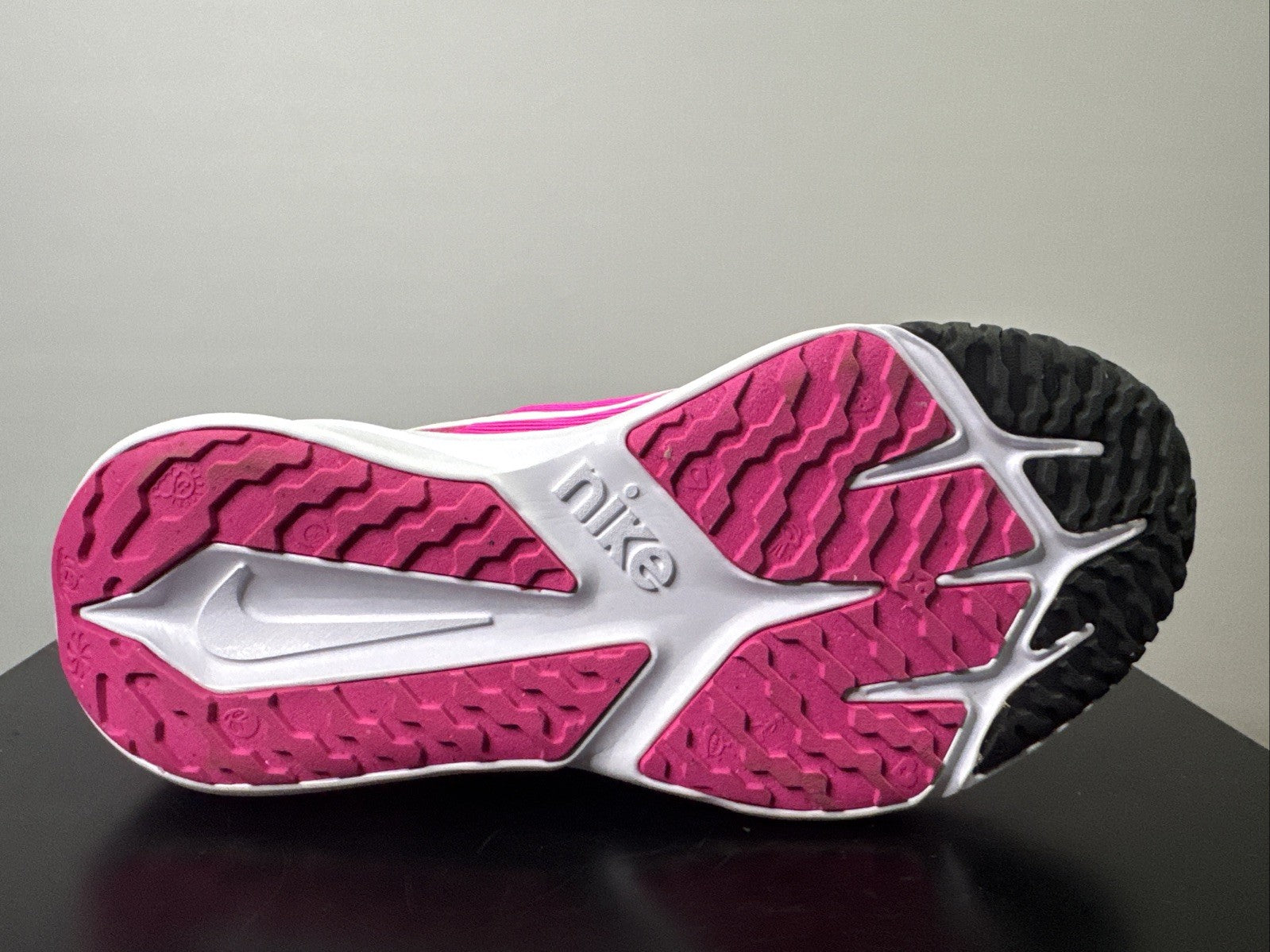 Nike Star Runner 4 Gr. 38 Damen Sneaker Laufschuh