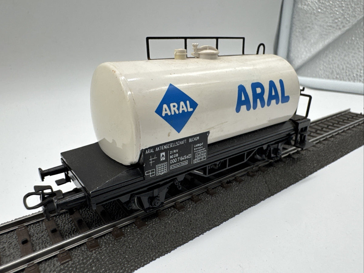 MÄRKLIN 1:87 H0 4440 Kesselwagen " ARAL" - der DB weiß #583