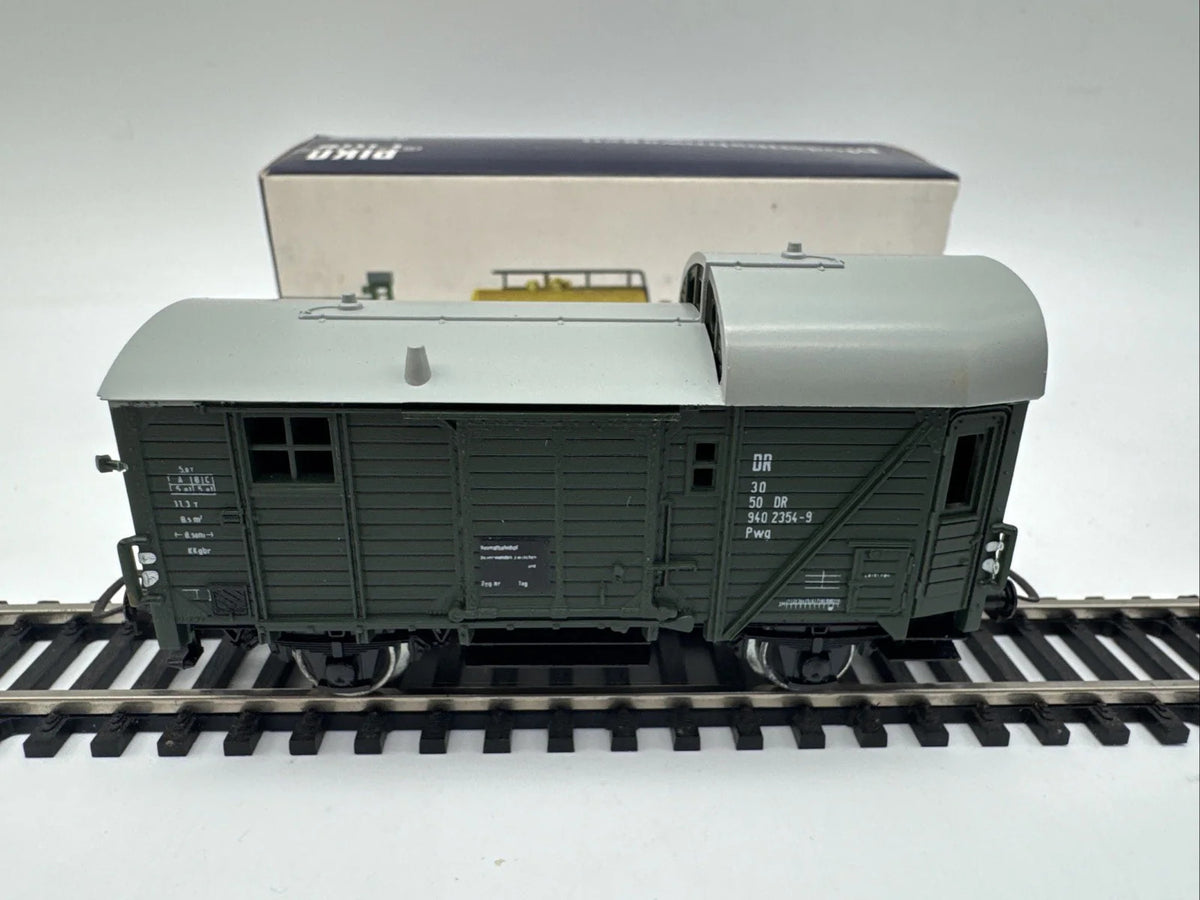 Piko H0 5/6605/010 Güterwagen Gepäckwagen Packwagen Pwg 940 2354-9 DR E596