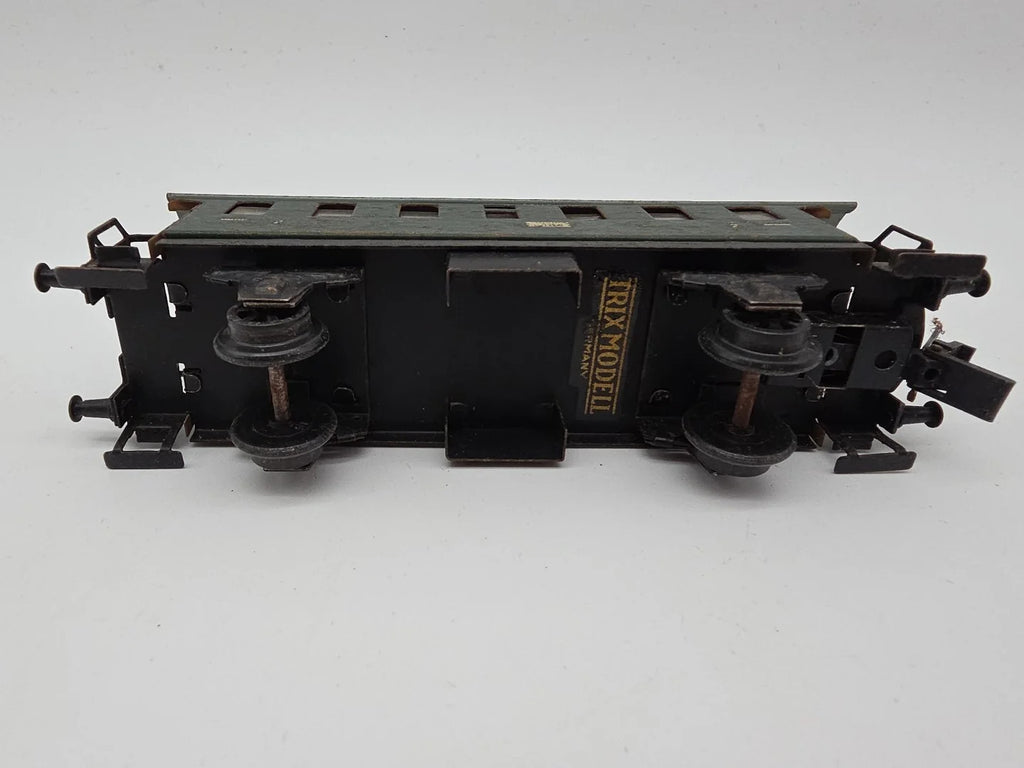 MES-47813	Trix Express H0 Blech Personenwagen mit Gebrauchsspuren,