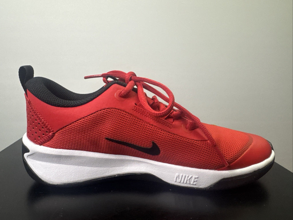 Nike Omni Multi Court Gr. 38 Sneaker Laufschuhe