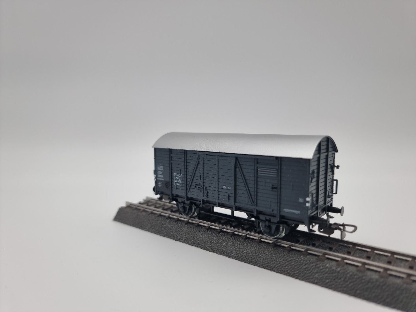 Piko 5/6437/014 - H0 - CFL - ged. Güterwagen -