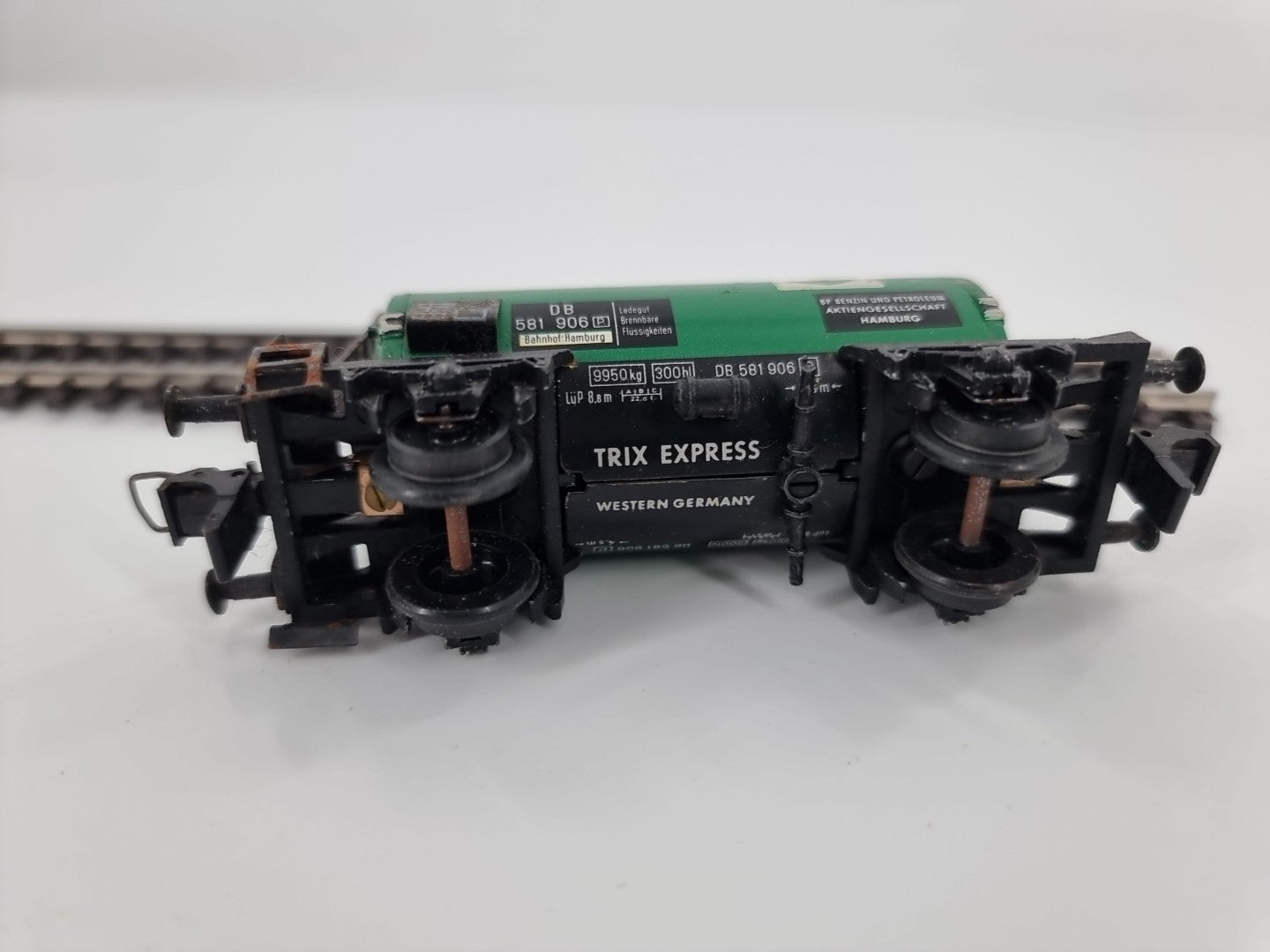 Trix Express Kesselwagen DB 581 906 P  BP grün   