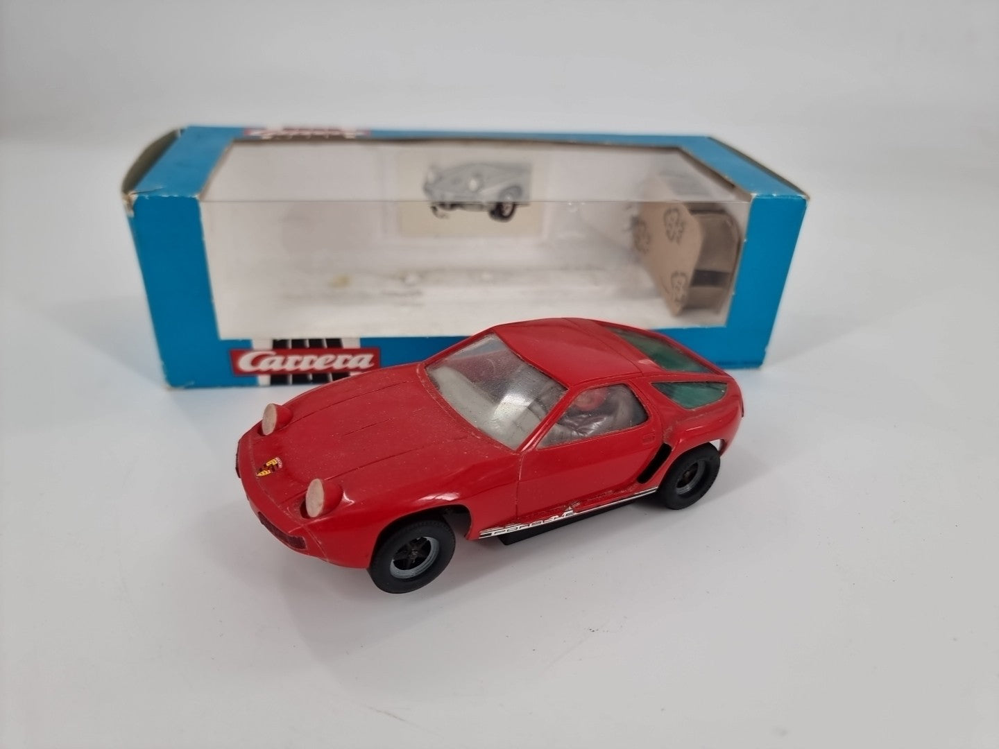 Carrera Universal Porsche 928  #40423 In OVP Riss Motorhaube