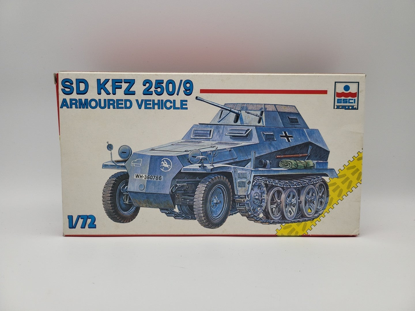Esci Ertl 8371 Sd.Kfz.250/9 Armoured Vehicle 1:72 NEU mit OVP