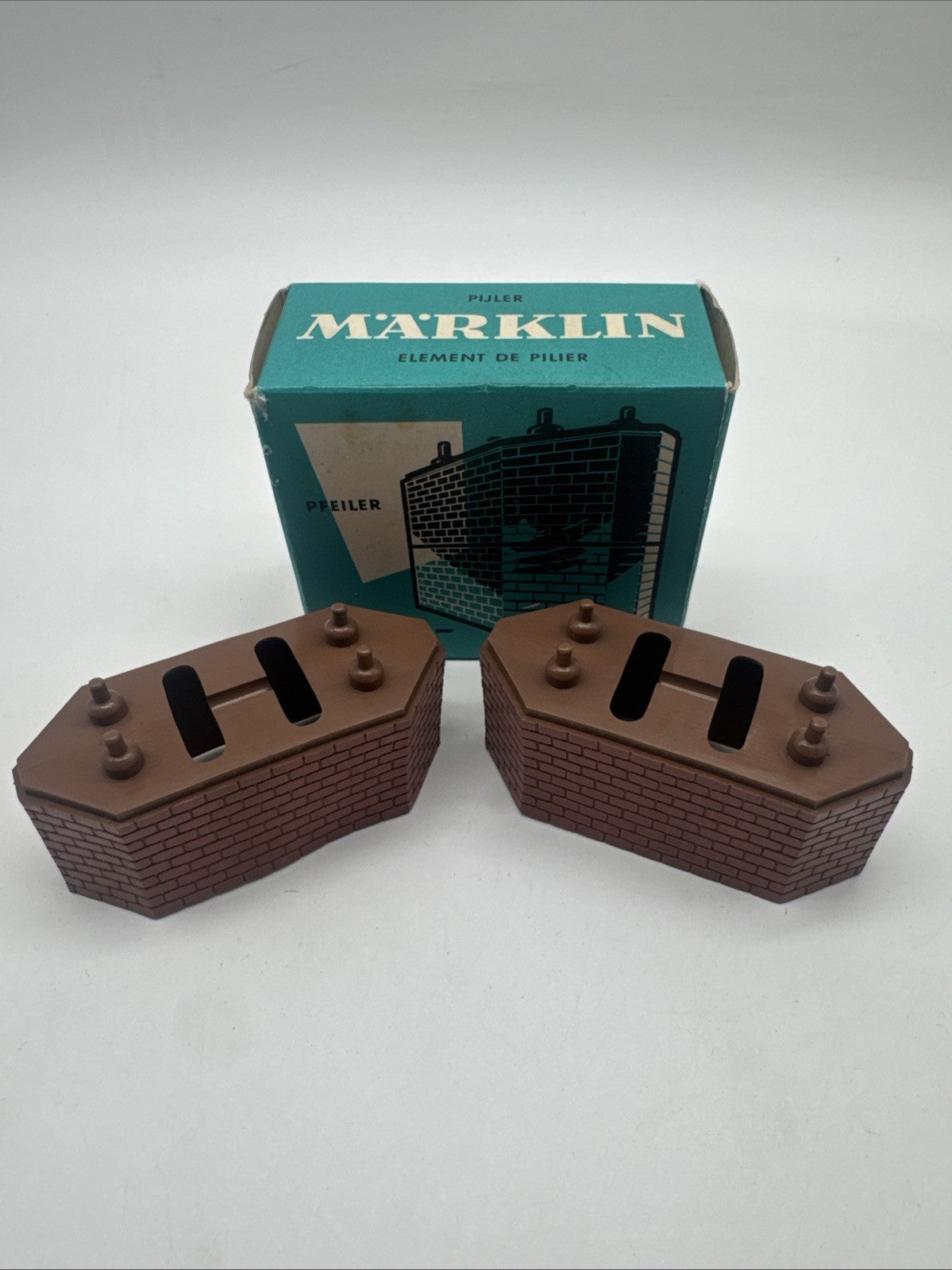 Märklin H0 7064, 2x Pfeiler, verzogen, OVP, #AG322