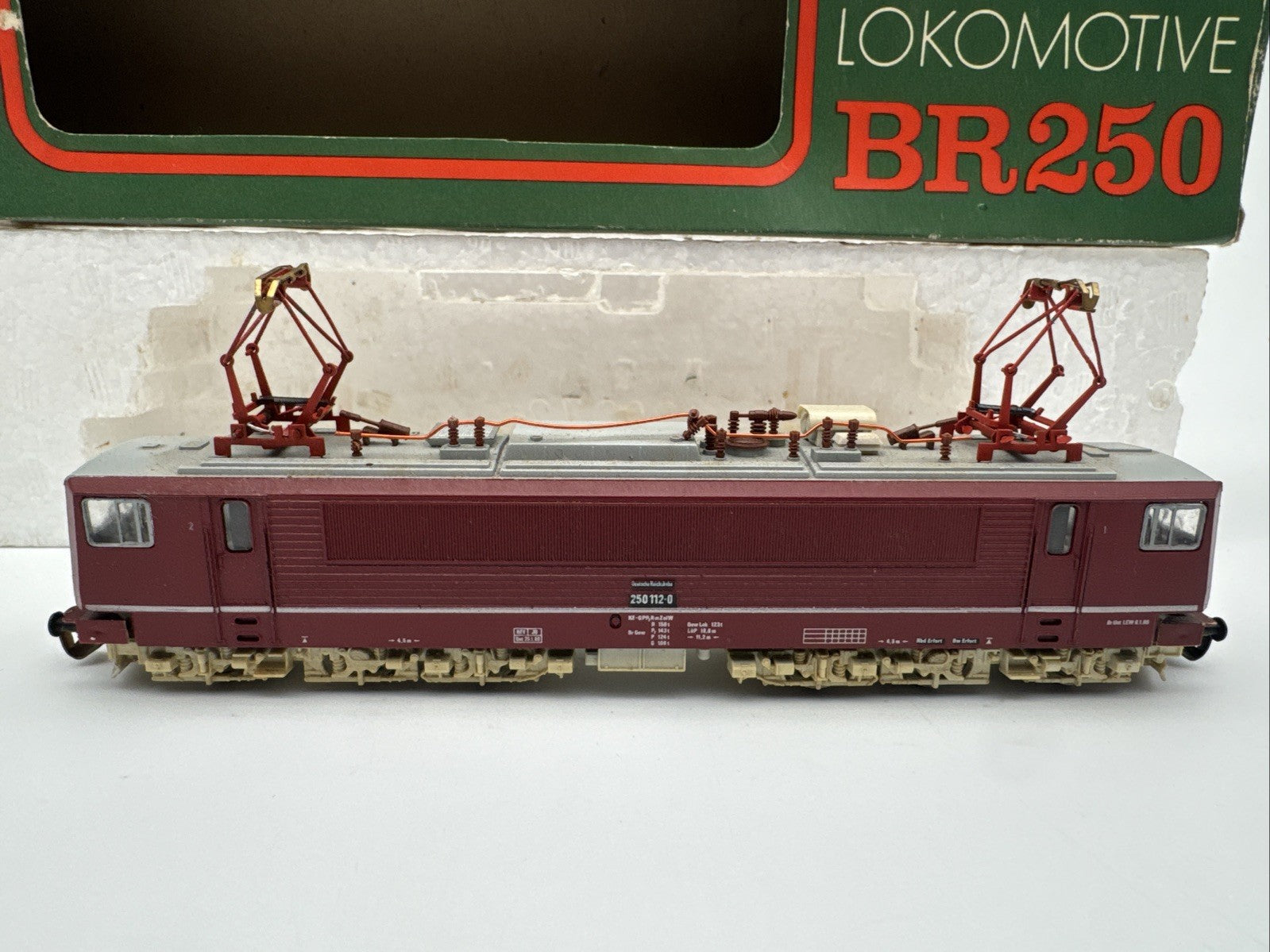 Berliner TT Bahnen TT 2330 E-Lok BR 250 112-0 DR Gleichstrom (Licht einseitig de