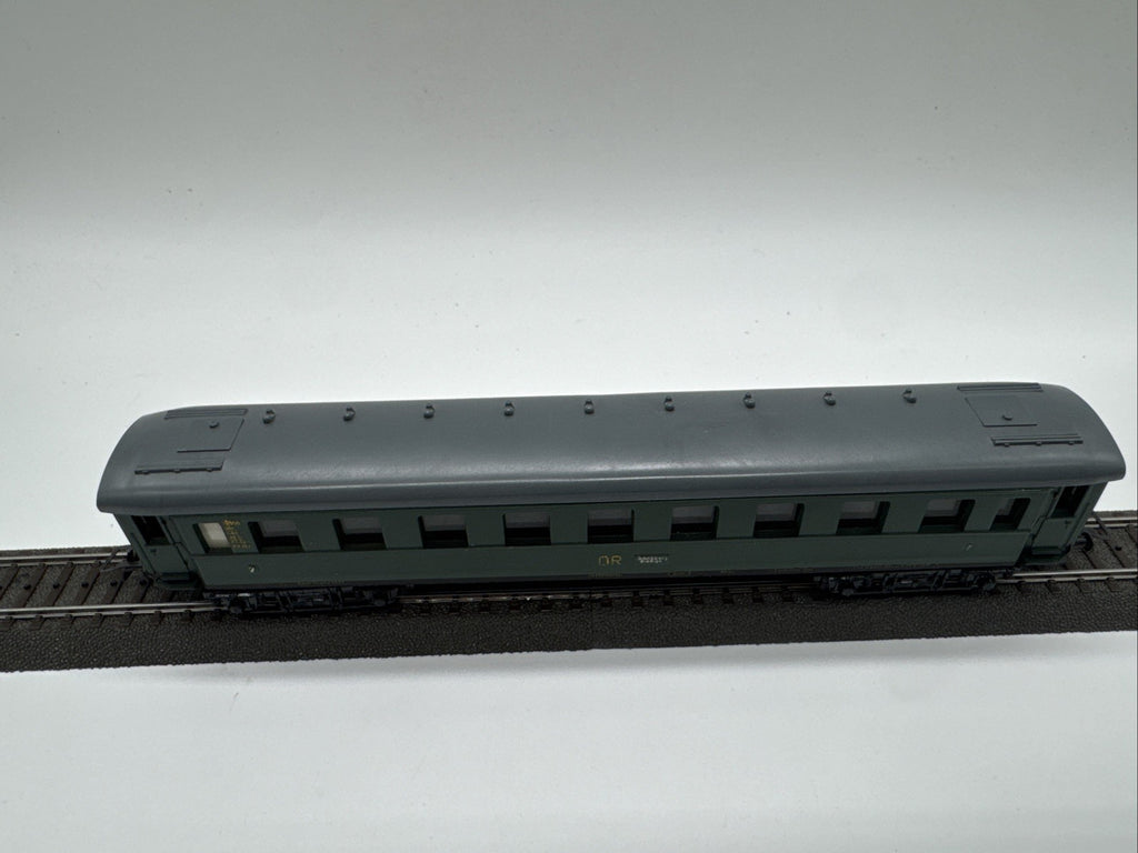 Piko Spur H0 18350 Personenwagen der DR Grün #67