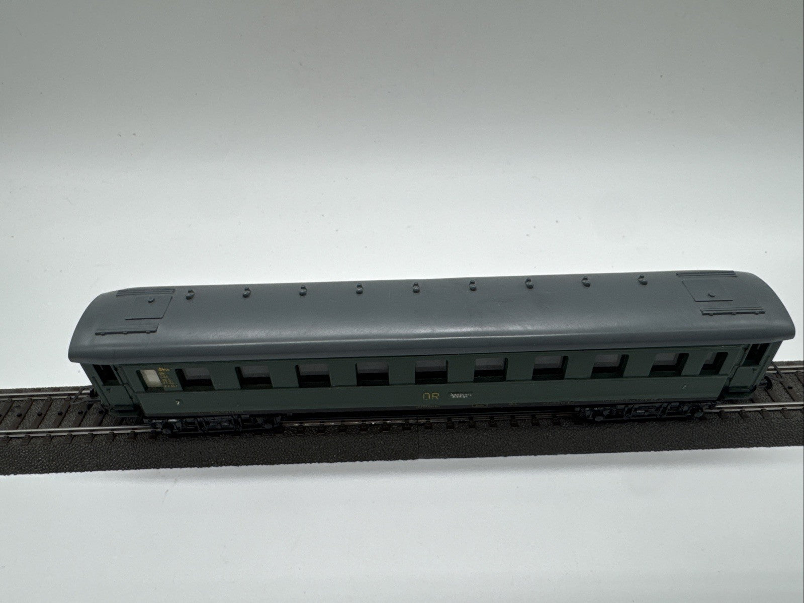 Piko Spur H0 18350 Personenwagen der DR Grün #67