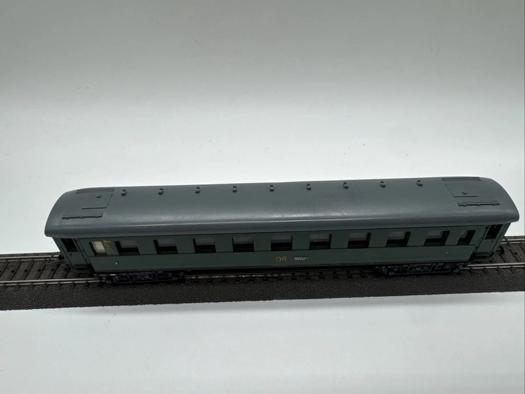 Piko Spur H0 18350 Personenwagen der DR Grün #67