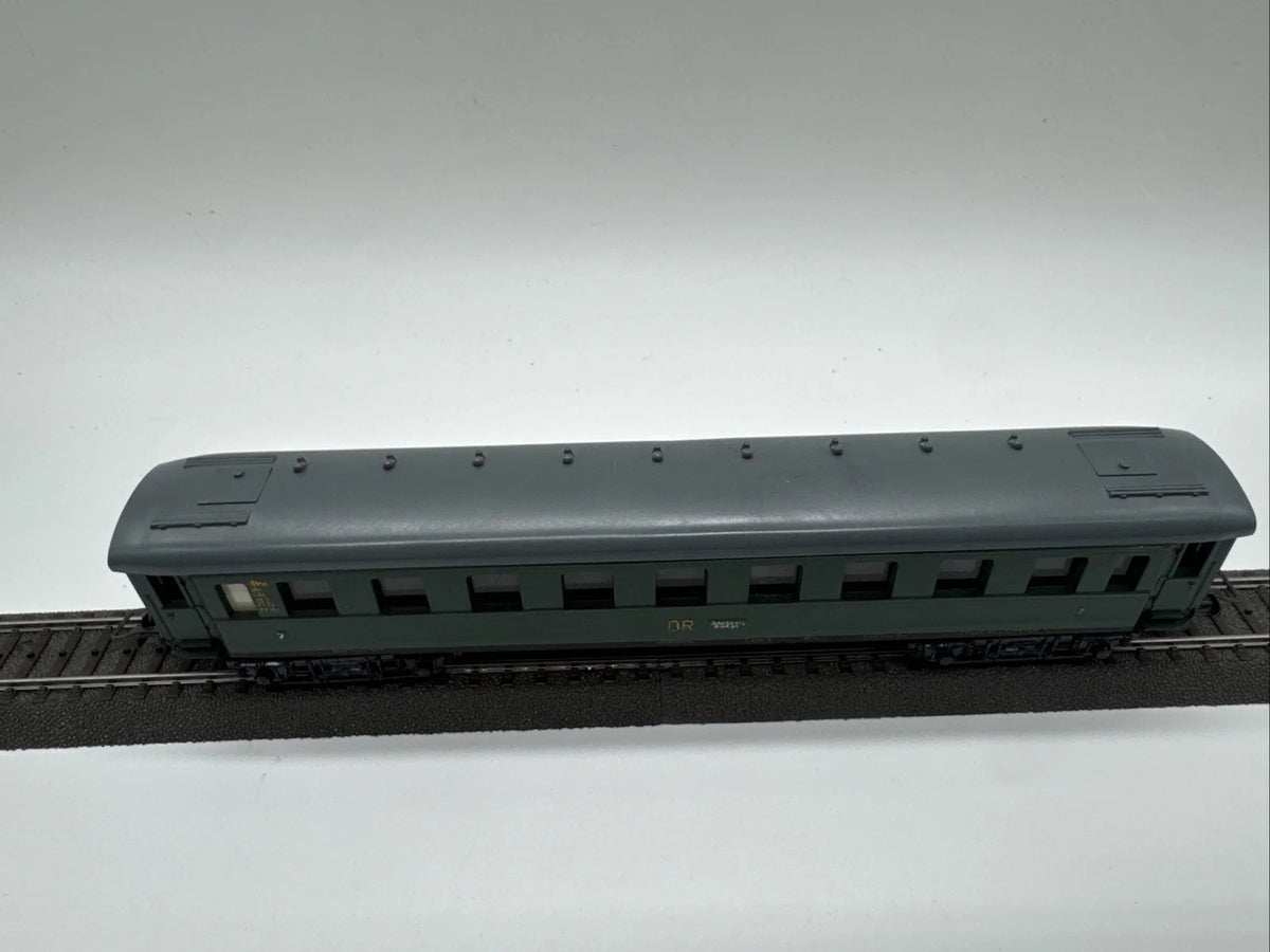Piko Spur H0 18350 Personenwagen der DR Grün #67