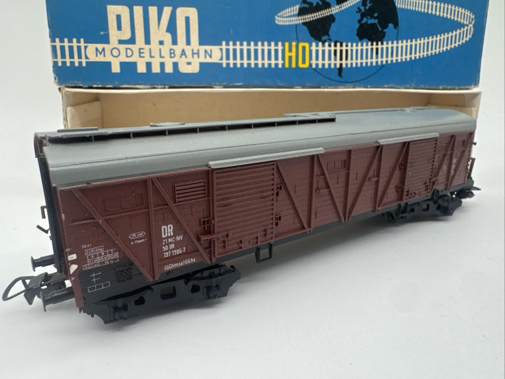 PIKO 5/132-012, Ged. Güterwagen, DR, EP 3 In OVP