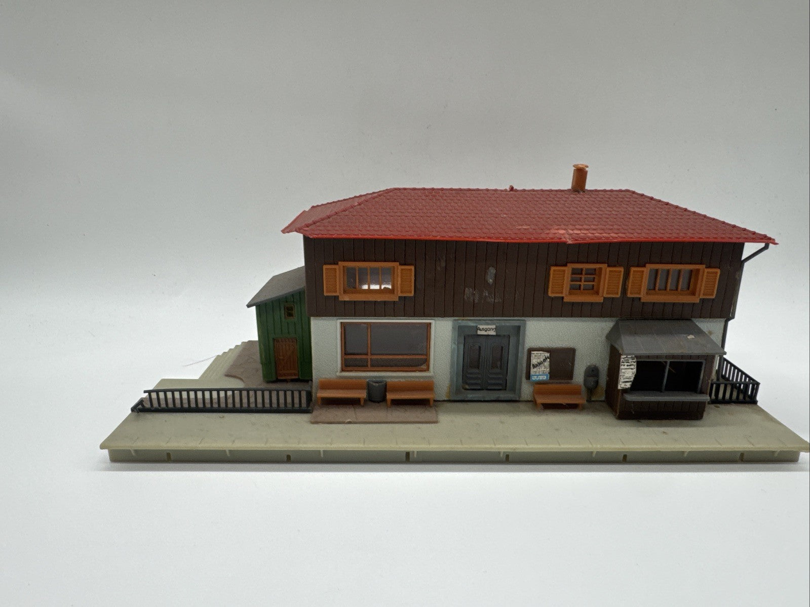 Faller H0 B96 Gebäude Bahnhof "Holzhausen"
