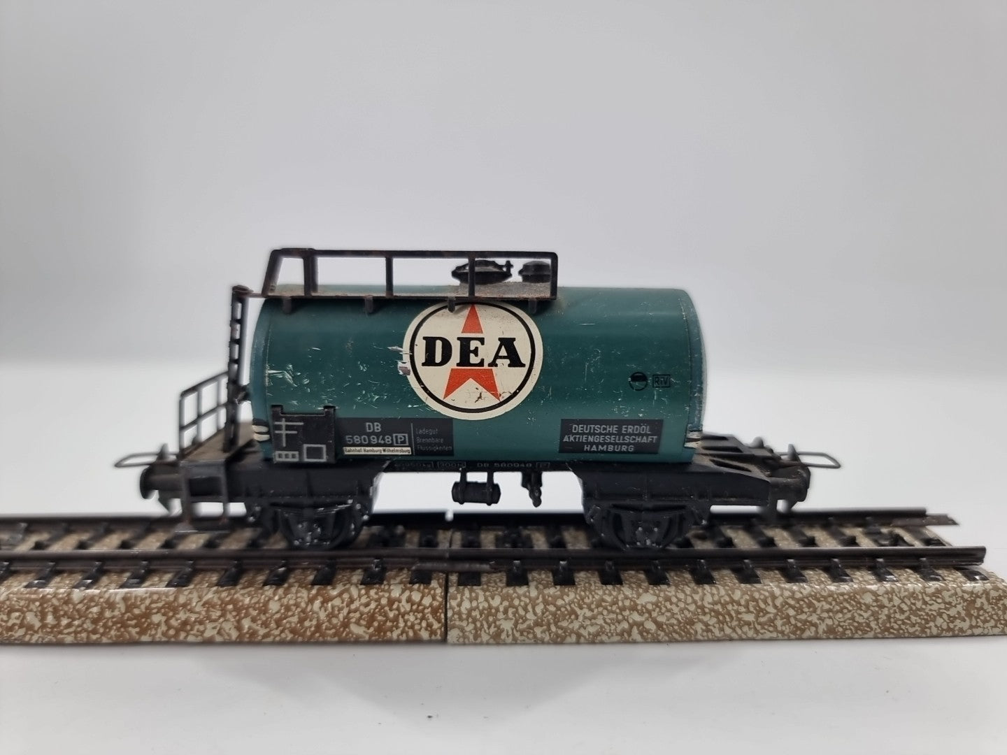 MINITRIX Trix 3233 Kesselwagen DEA H0