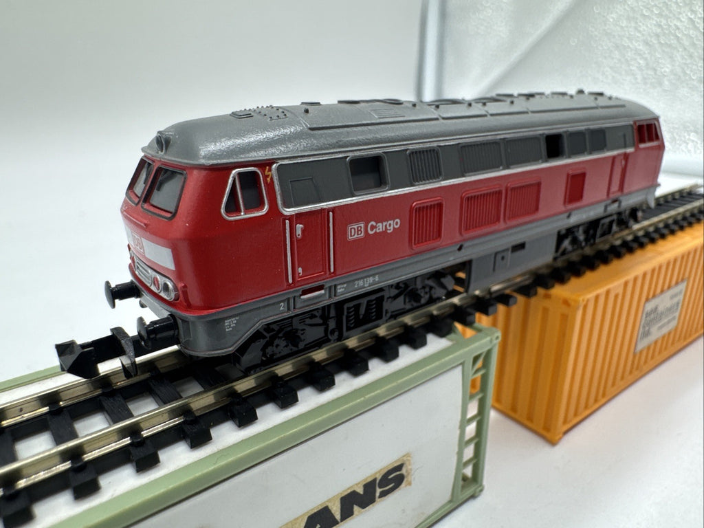 Spur N - Minitrix  11458 - Diesellok 216 139-6 rot DB Cargo #324