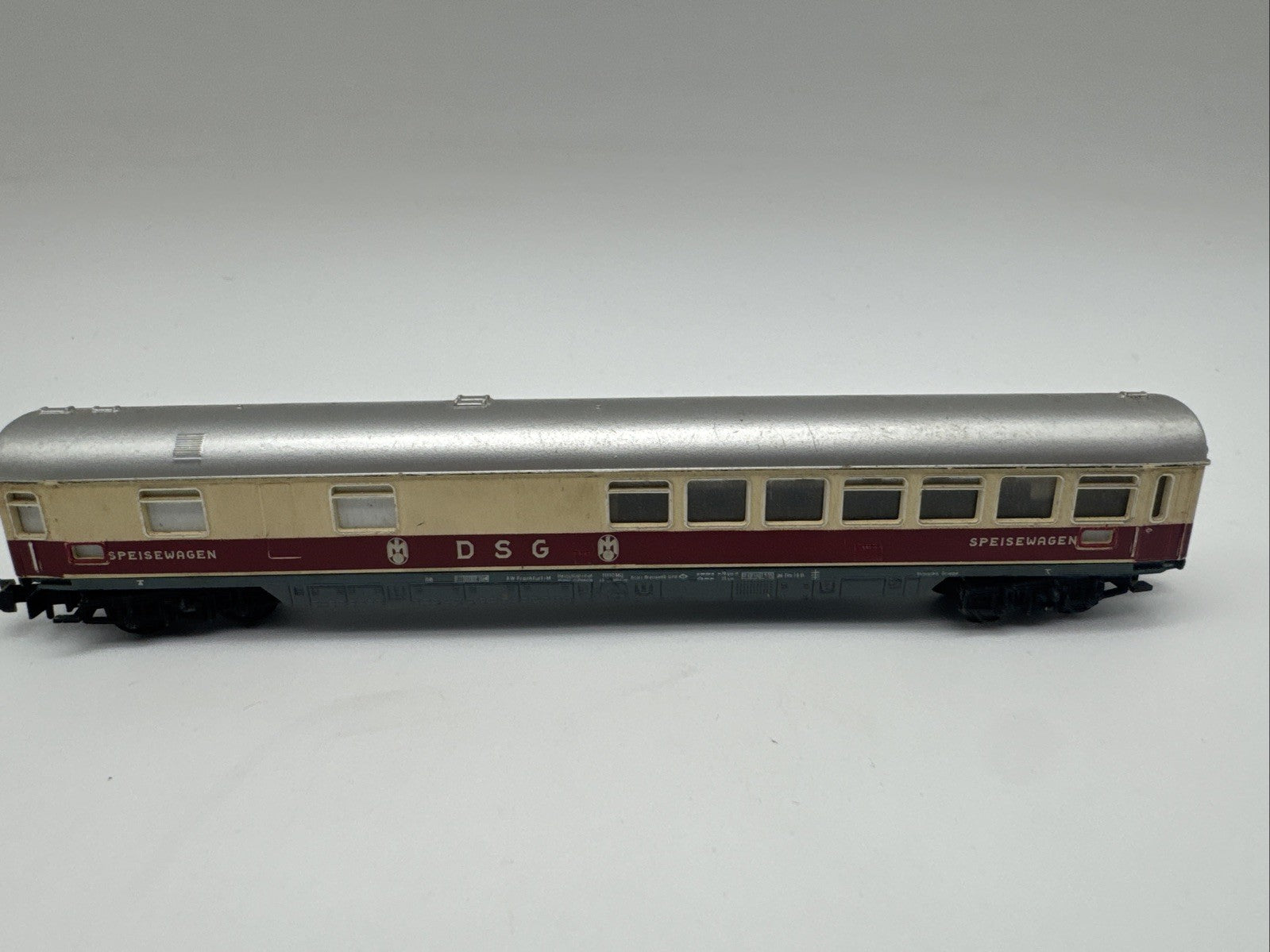 Trix DSG Speisewagen rot Restaurant Personenwagen Spur N Eisenbahn gut (N1)