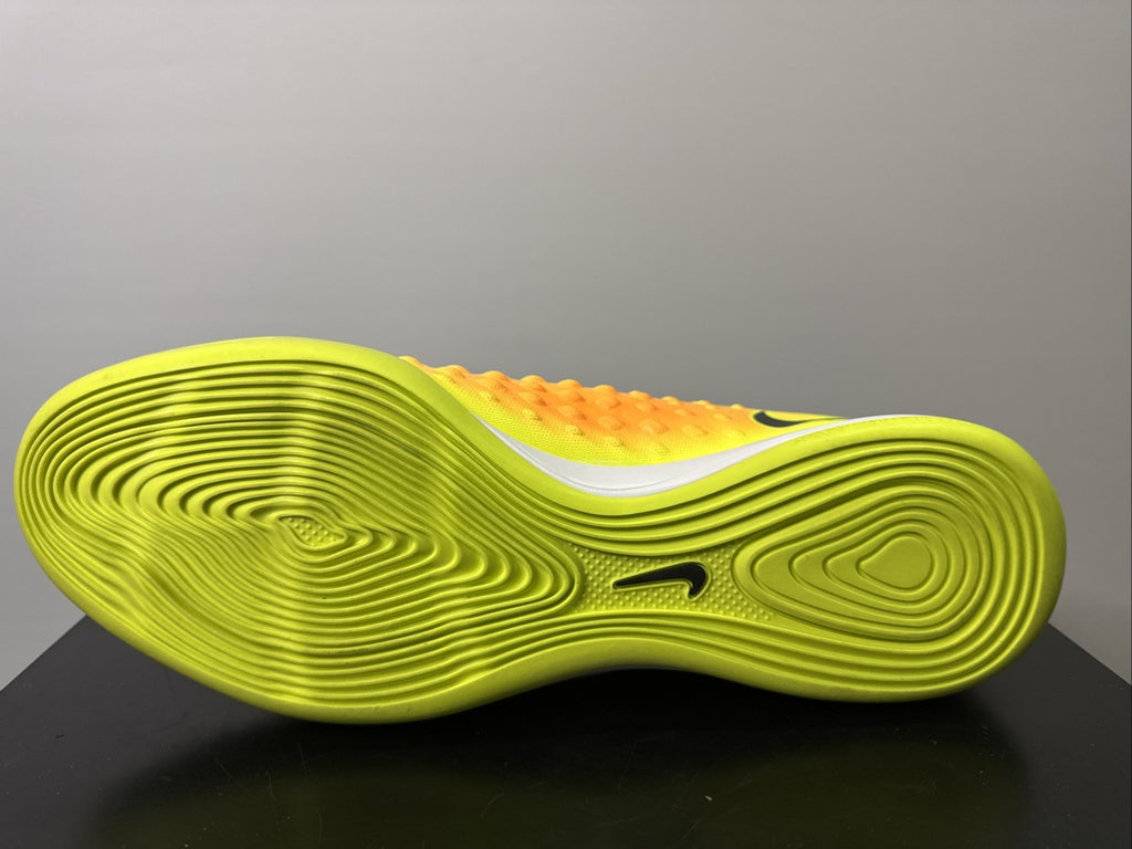 Nike Magistax Fußballschuh Gr. 47,5 Indoor Onda II IC