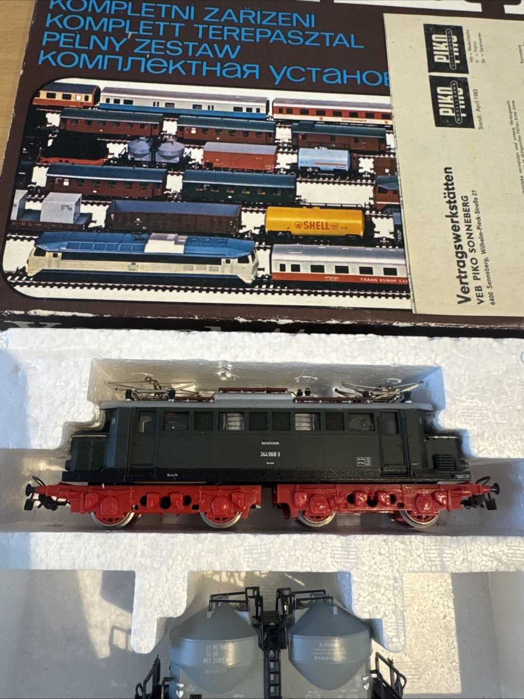 DDR Piko H0 1:87 Komplettanlage  5/0747/000 mit E Lok  244 068-3 OVP