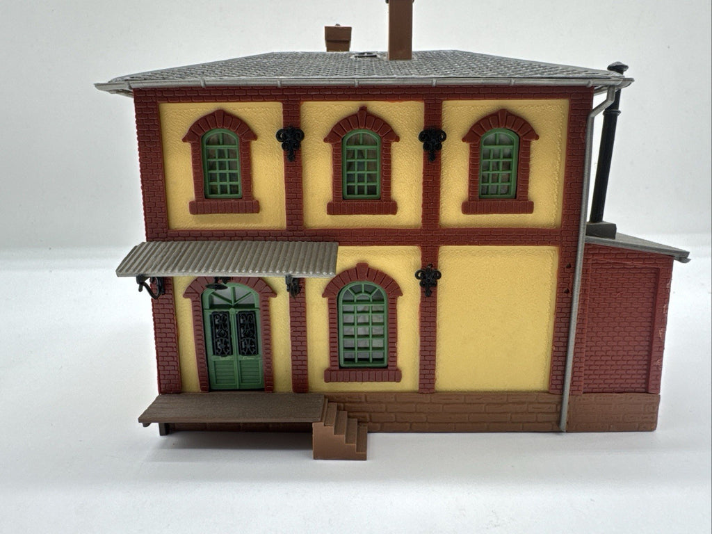 Auhagen  aus 12228   (Spur H0)  Maschinenfabrikgebäude - fertig gebaut