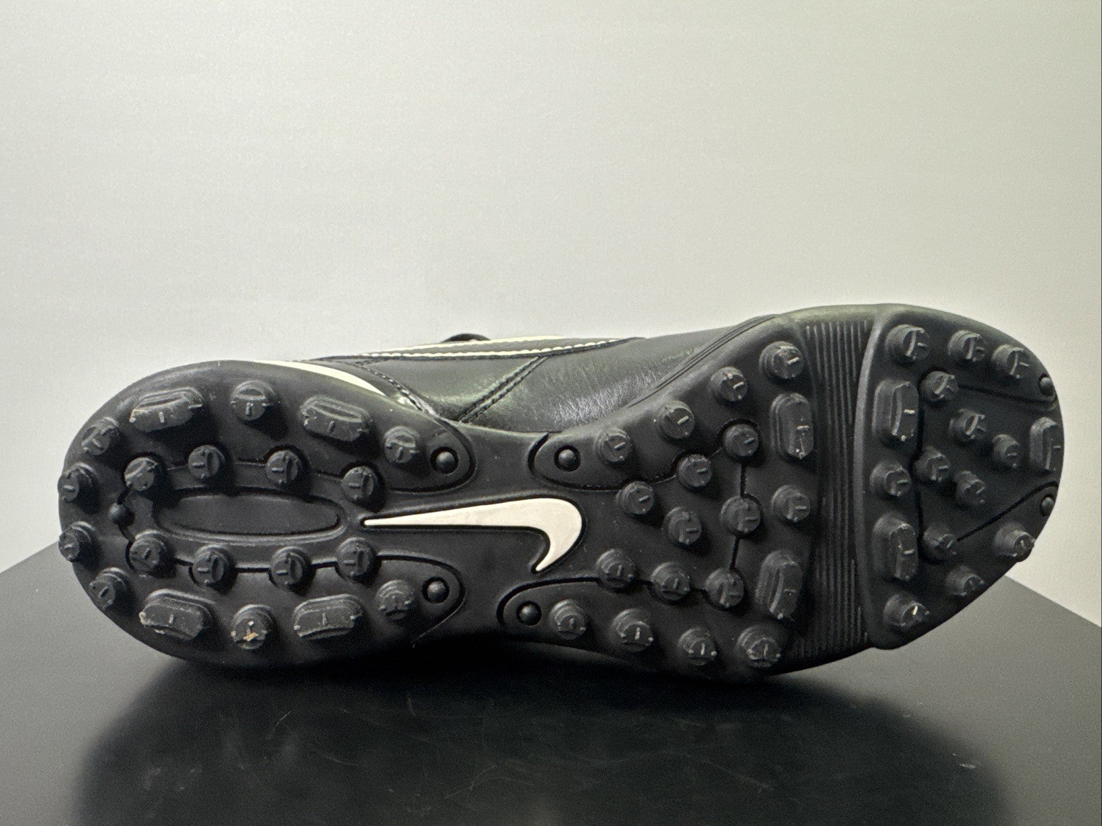 Nike Tiempo Gr. 37,5 Jungen Fußballschuh 